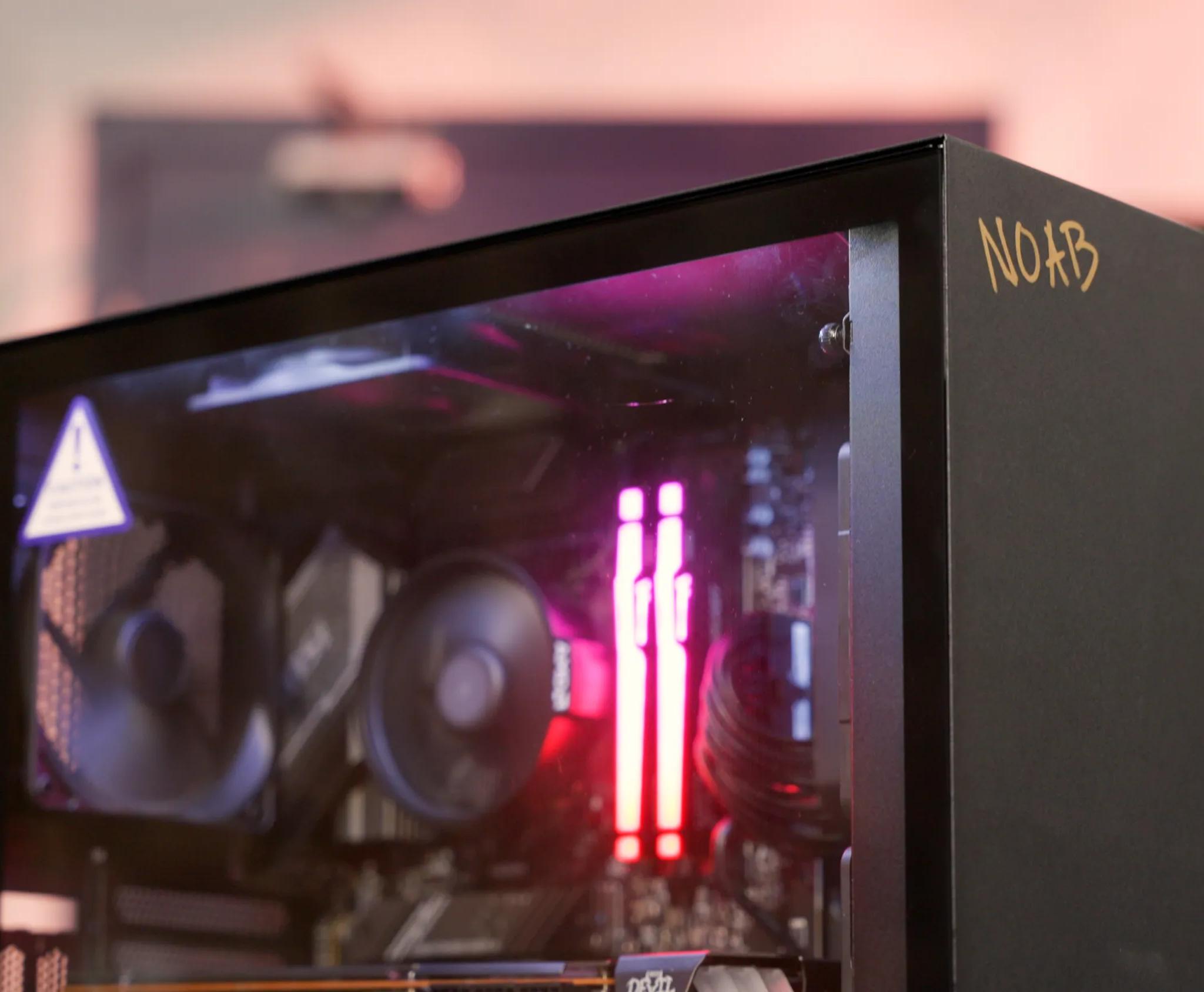 Nerd on a Budget | LTT PC Challenge Build – Ryzen 5 7600 + RX 6950 XT