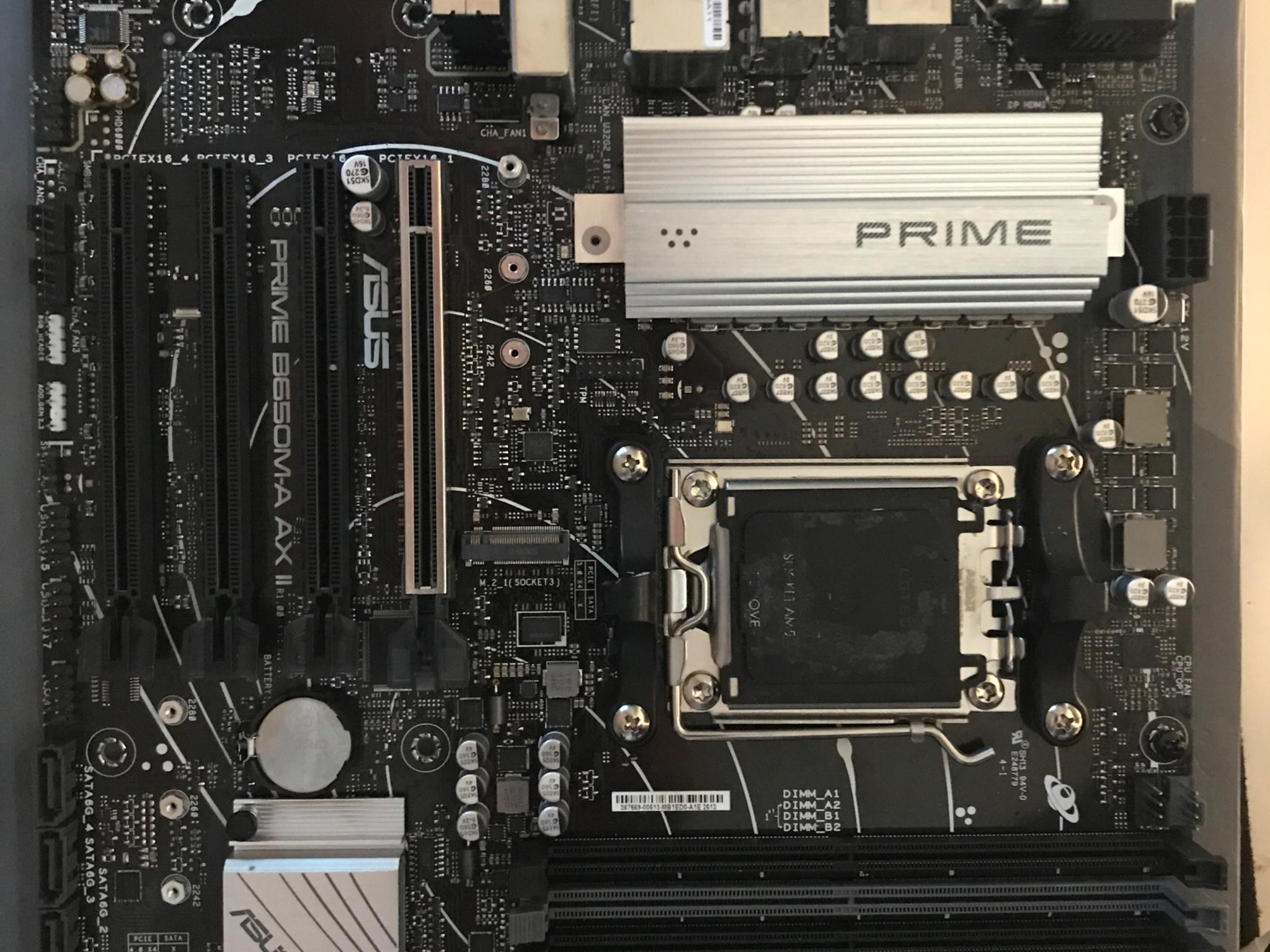 (AM5) ASUS B650M AX MICRO ATX - Like new, bought new within 5 months {INCLUDES WIFI6}