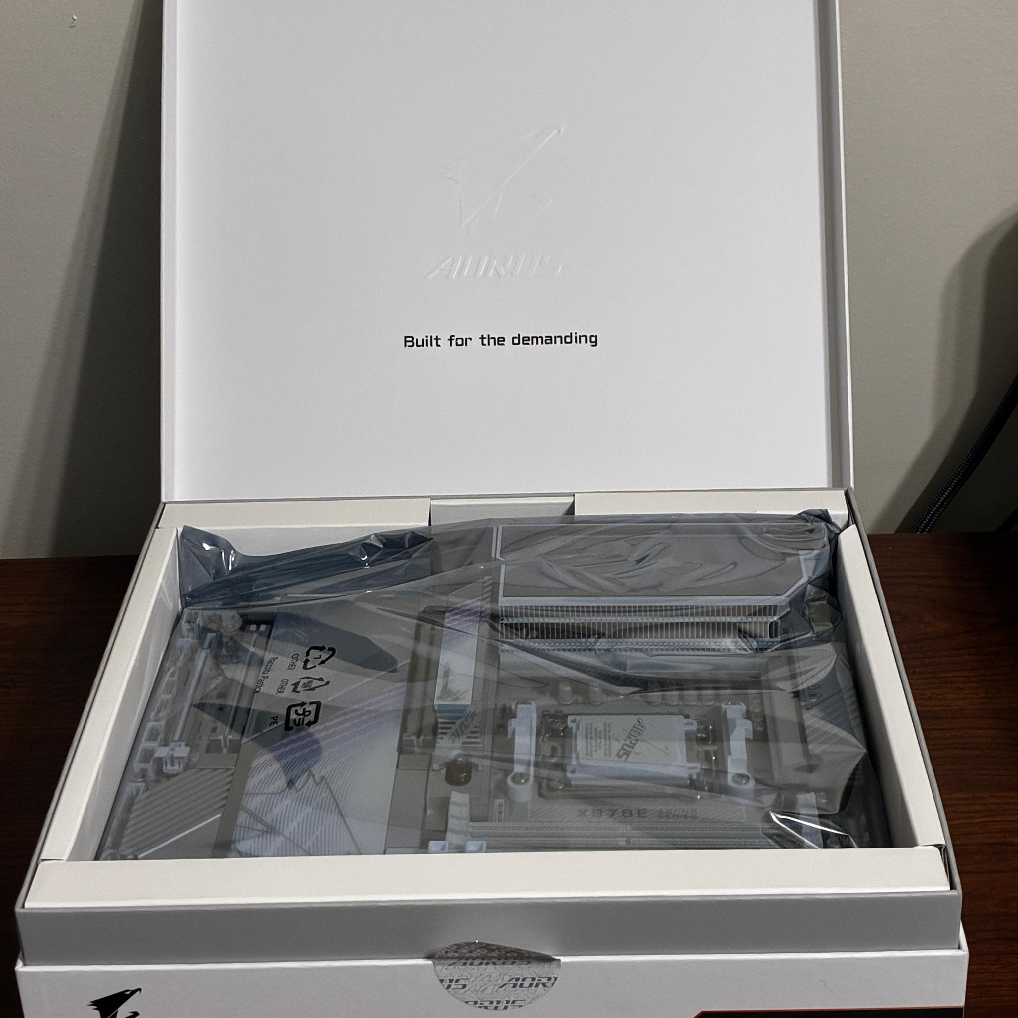 Gigabyte X870E Aorus Master X3D ICE
