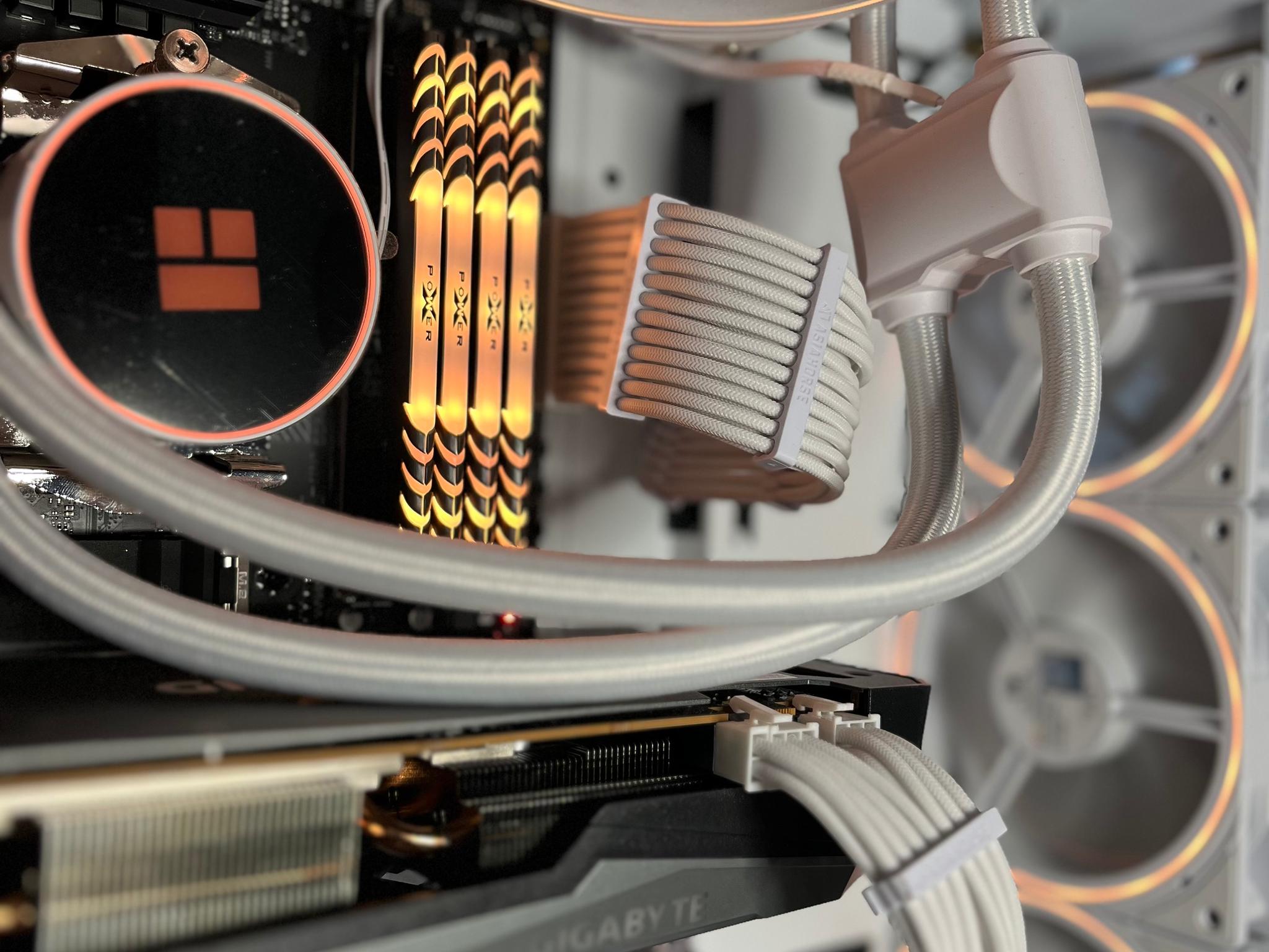 White Gaming PC (RYZEN 5 5600 +RX 6750xt)
