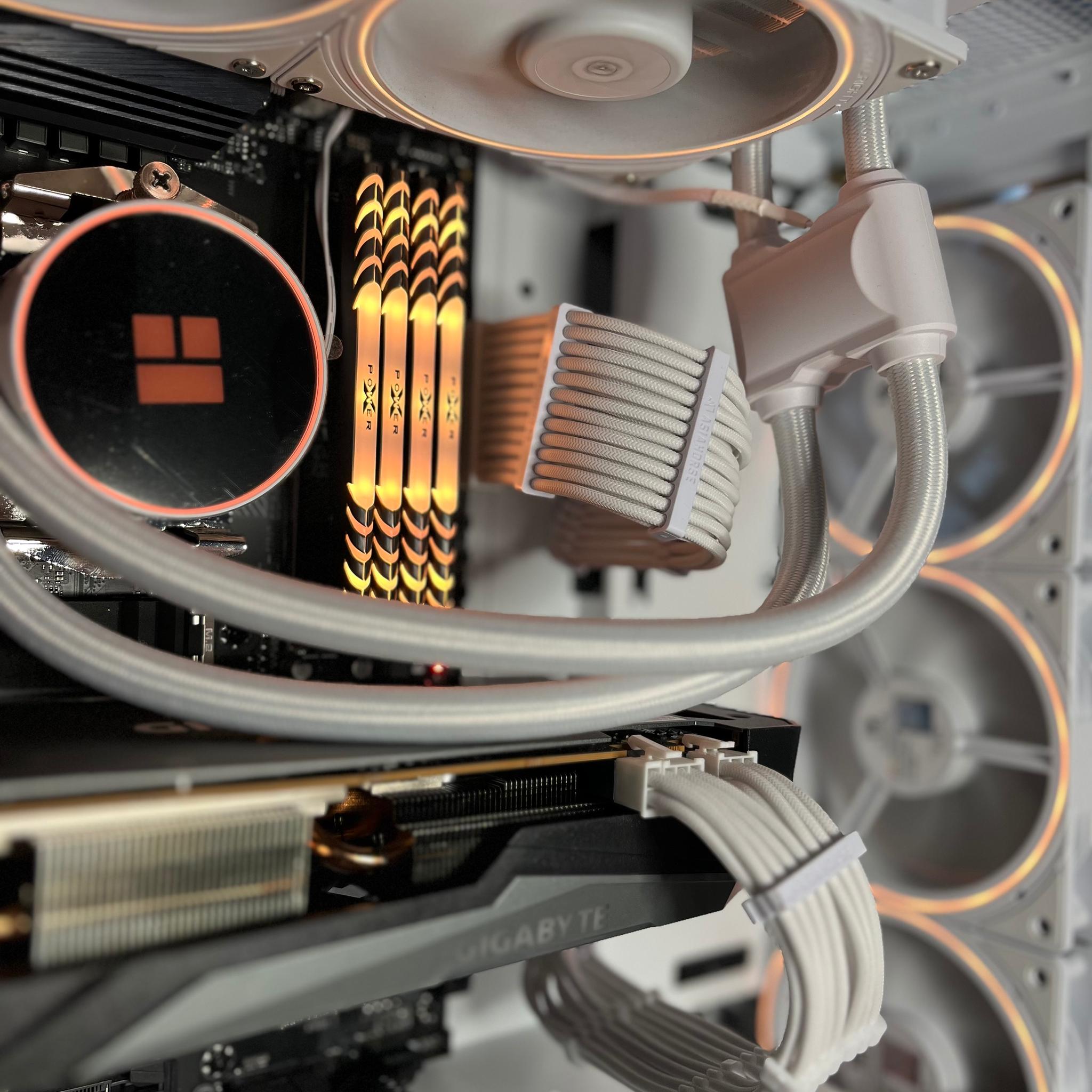 White Gaming PC (RYZEN 5 5600 +RX 6750xt)