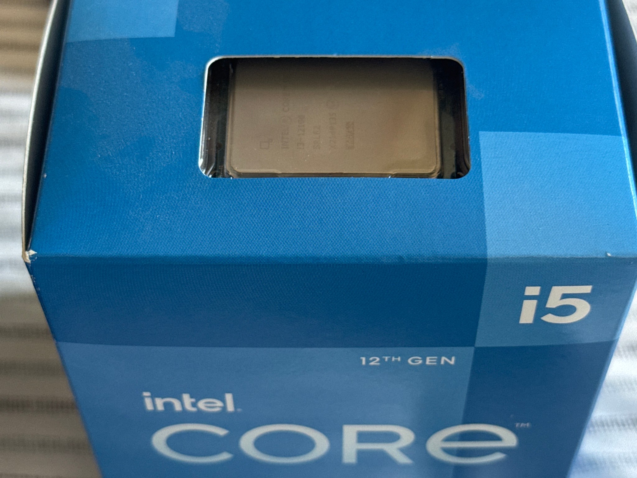 Intel Core i3-12100
