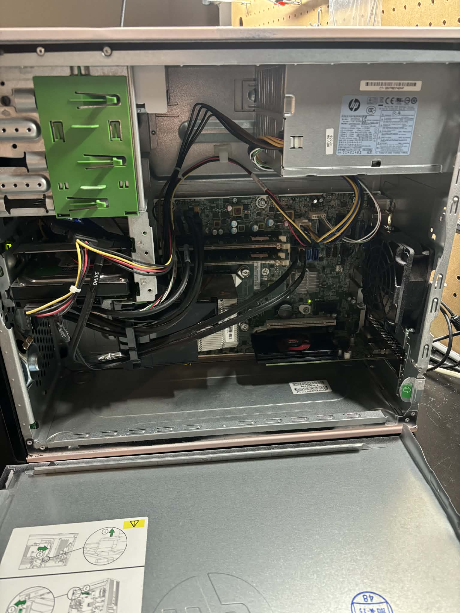 Retro Tower | AMD A10-5800B, 16GB RAM, 250GB SSD, AMD R7 450, Win10, WiFi