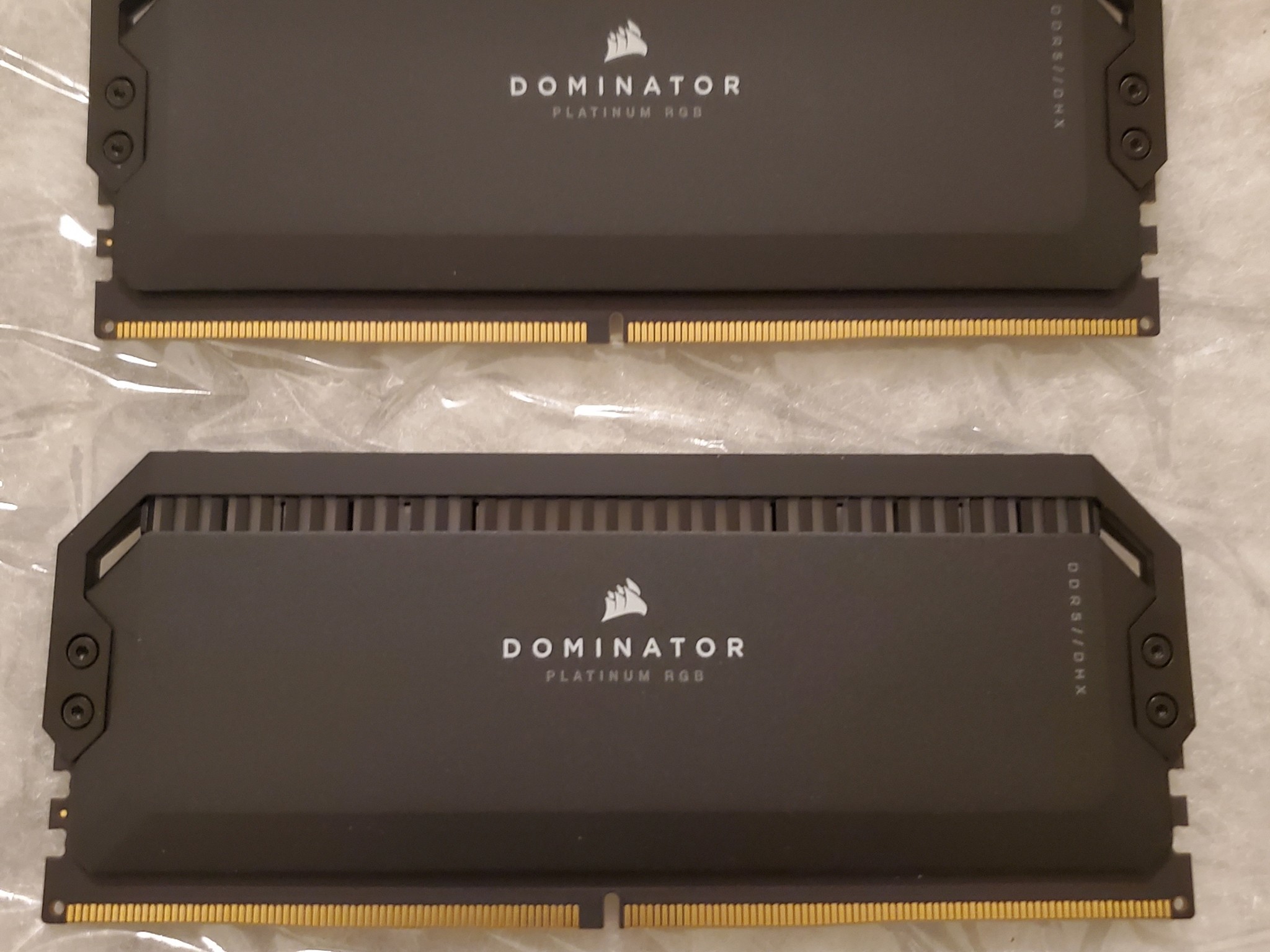 DOMINATOR® PLATINUM RGB 32GB (2x16GB) DDR5 DRAM 7200MT/s CL34