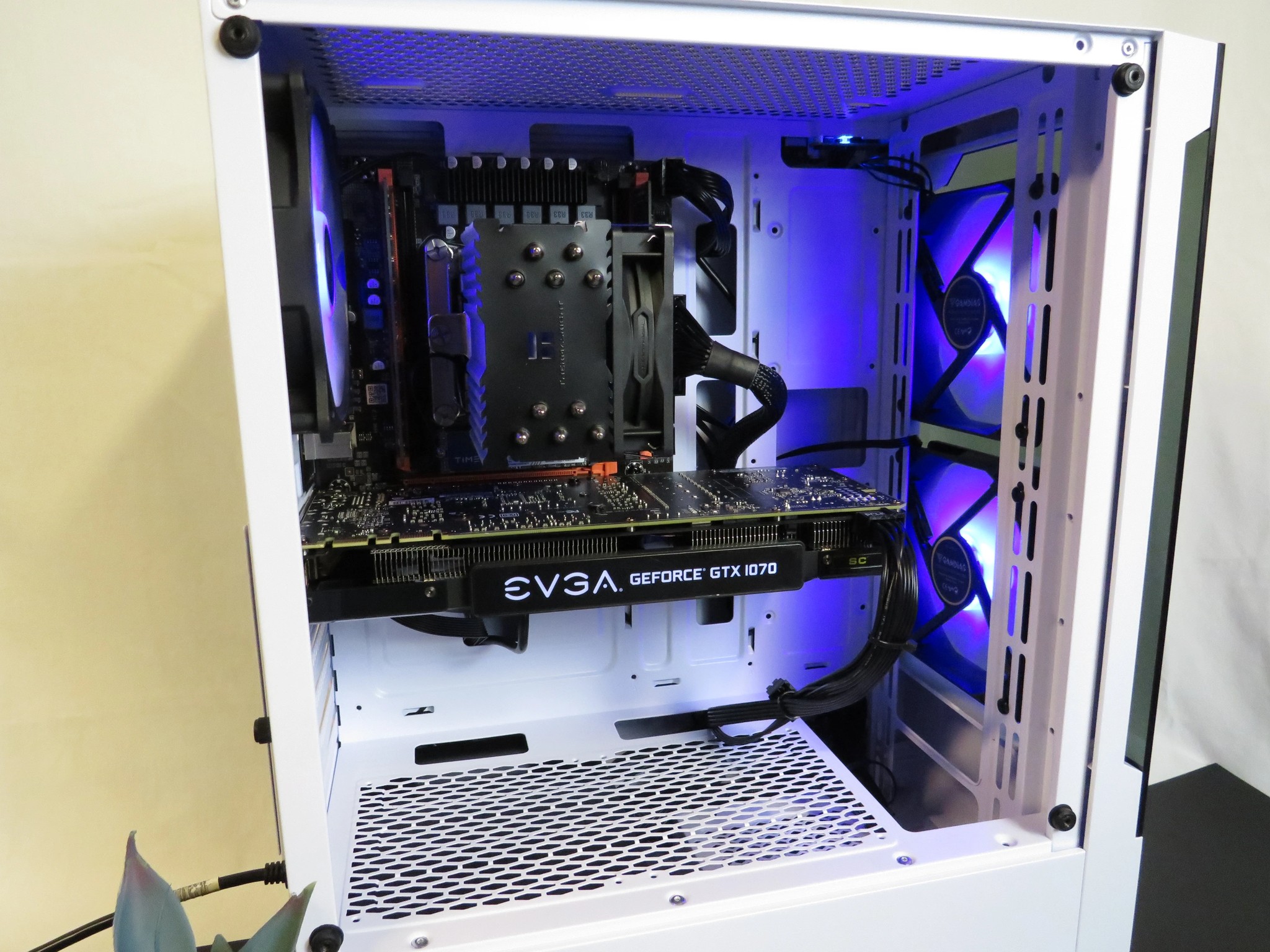 Summer Sale! Awesome Budget Gamer! Intel Xeon E5 2680 V4 + GTX 1070 SC + 32 GB DDR4 + 1 TB SSD