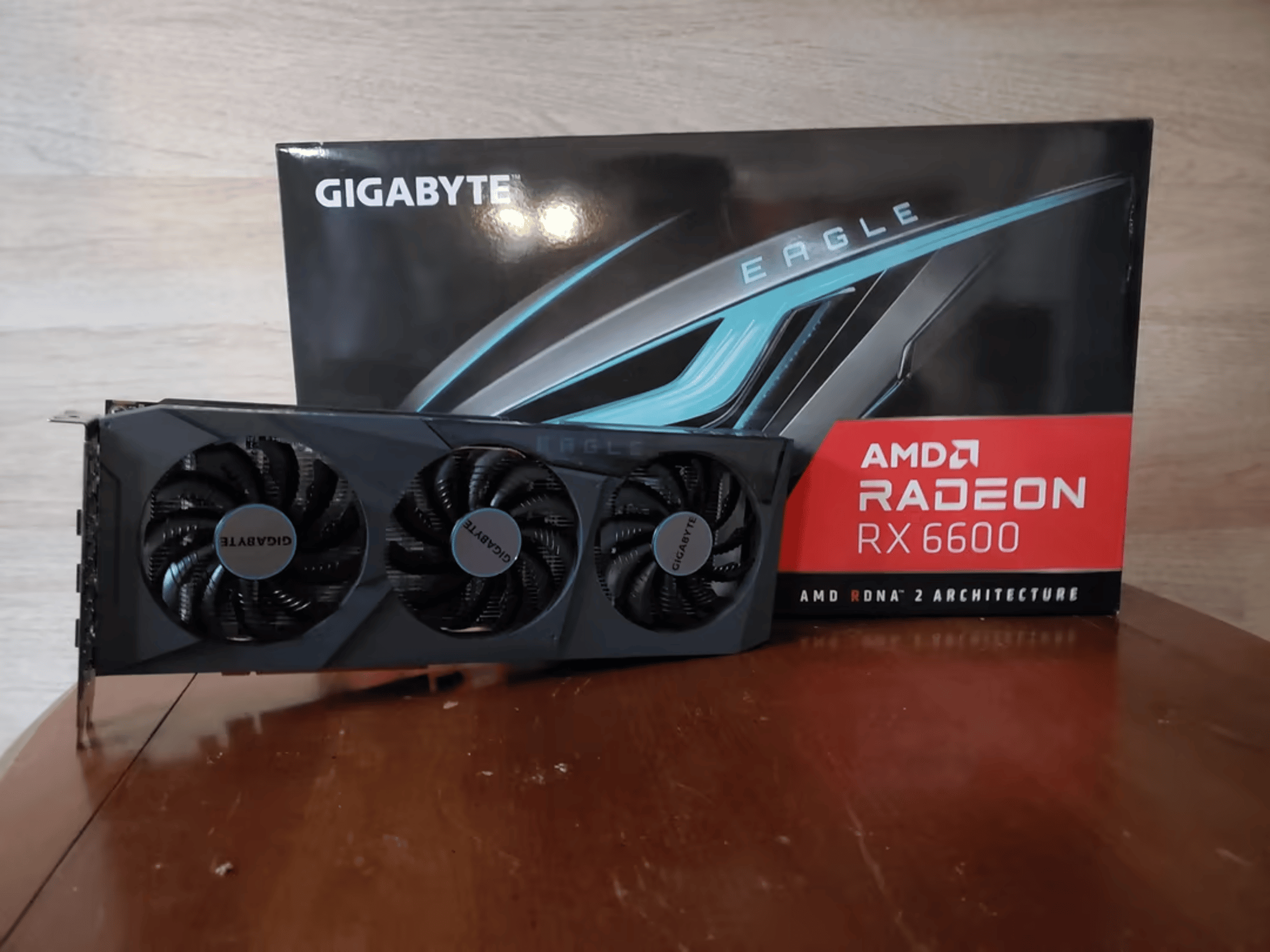 GIGABYTE AMD RX 6600 EAGLE