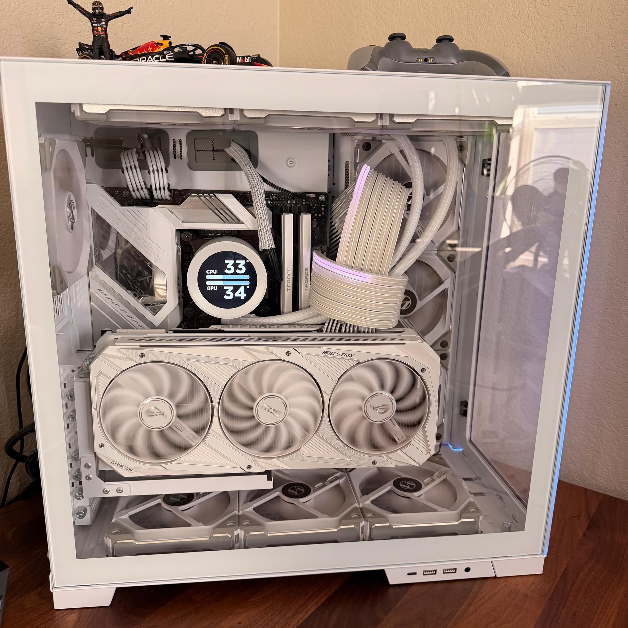 All White Gaming PC: i9 12900k paired with a Asus ROG Strix 3090