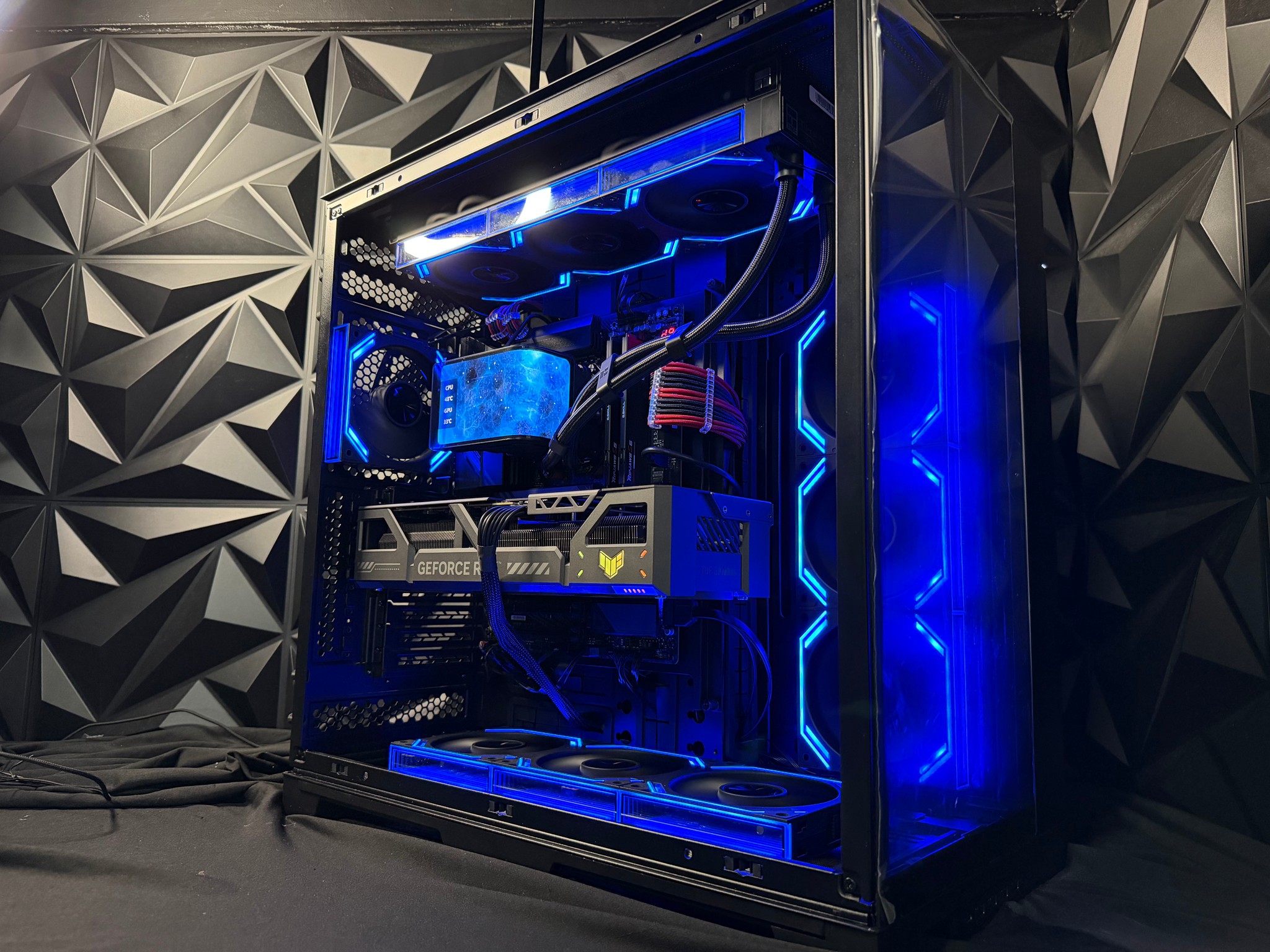🔥🟥 REDLINE APEX 🟥🔥 Ryzen 9 9950X| RTX 5080| 64 GB DDR5| 6 TB NVMe| 1250W PSU