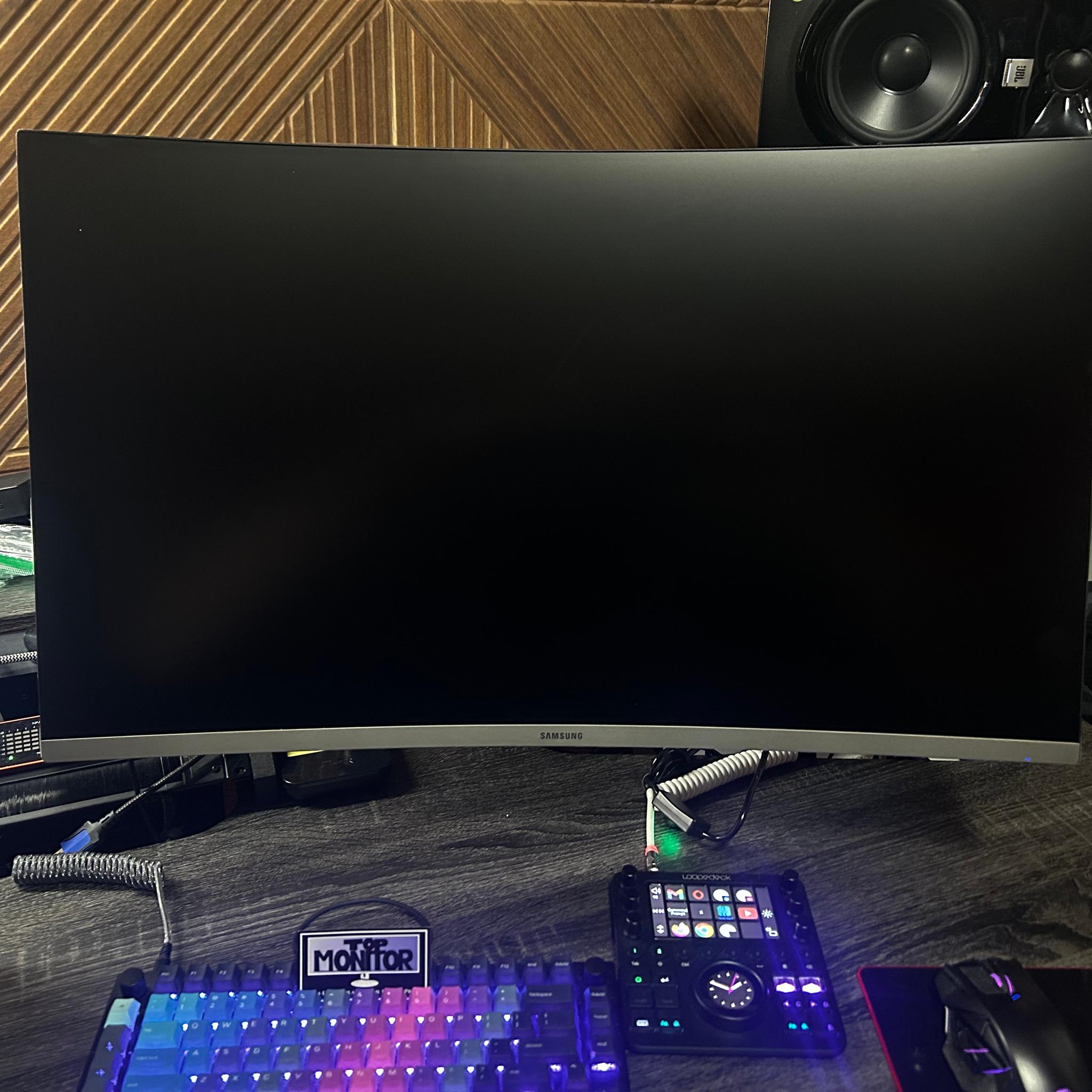 Samsung 32” FHD (1920 x 1080) (75hz) Curved Monitor with Bezel-Less Design (Refurbished)