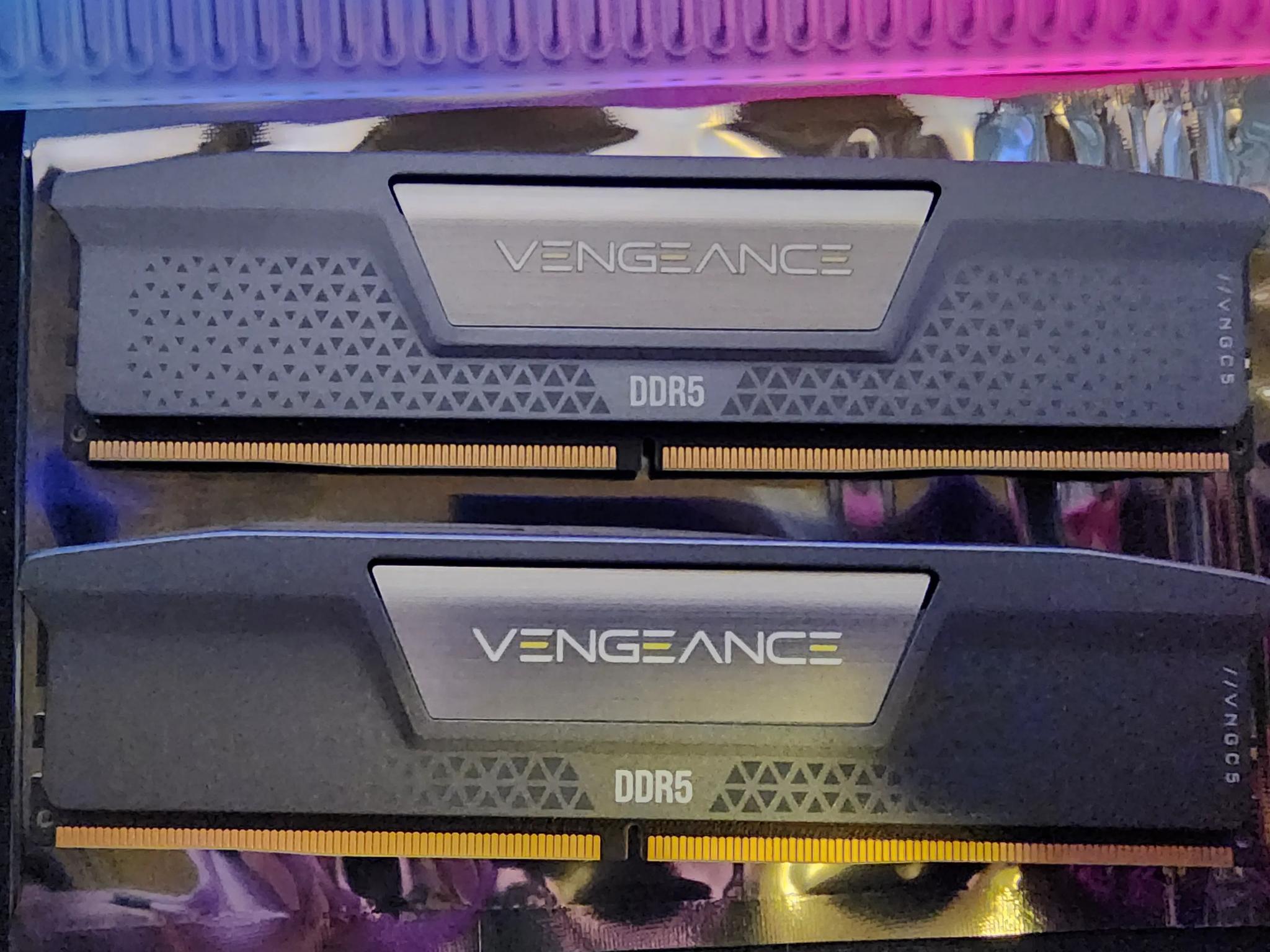 CORSAIR VENGEANCE DDR5 RAM 64GB (2x32GB) 5600MHz