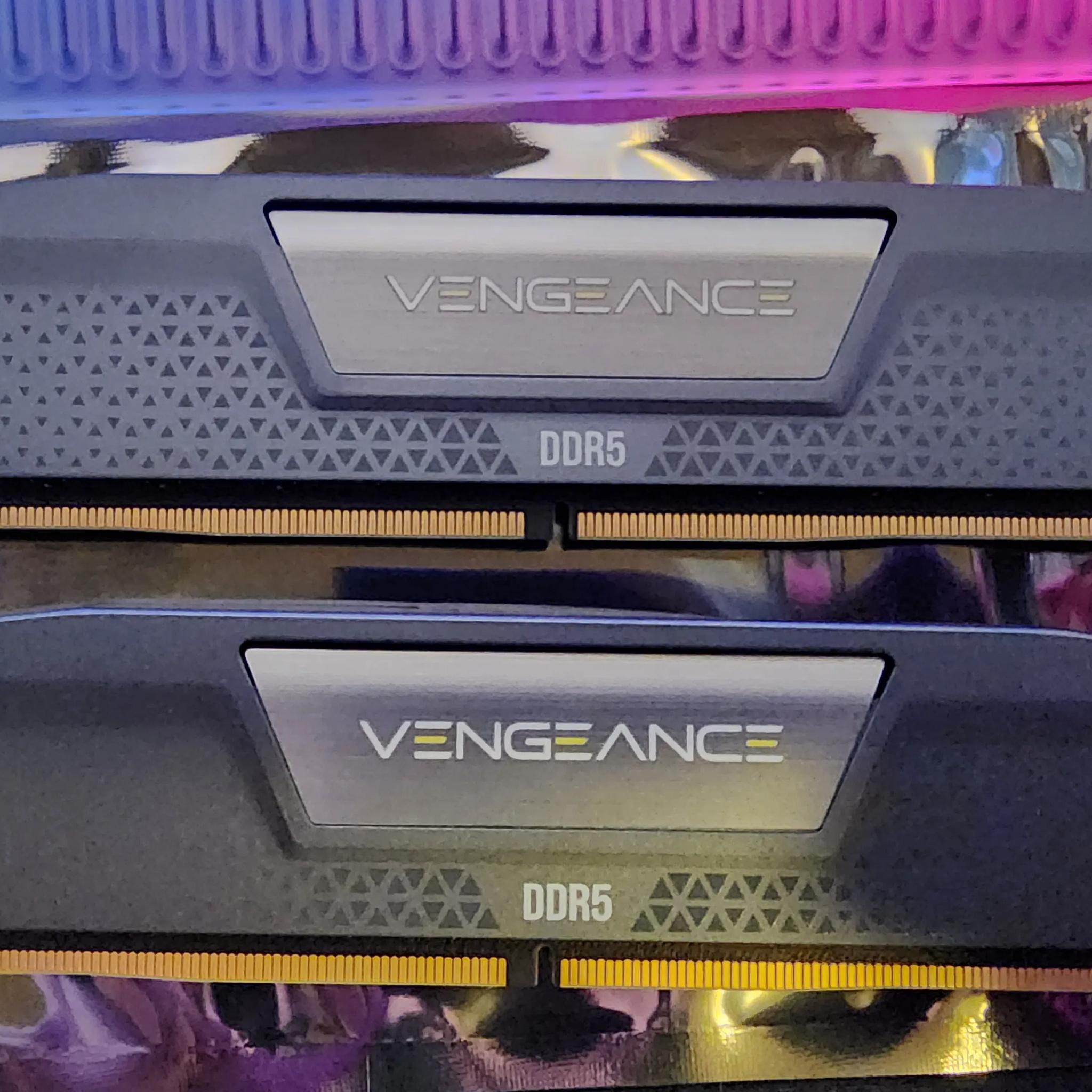 CORSAIR VENGEANCE DDR5 RAM 64GB (2x32GB) 5600MHz