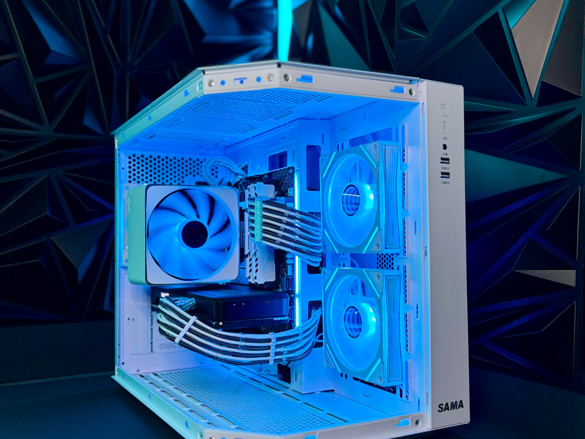 GAMING PC / Arc A750 / 12100F / 32 GB RAM / 1 TB STORAGE + WiFi