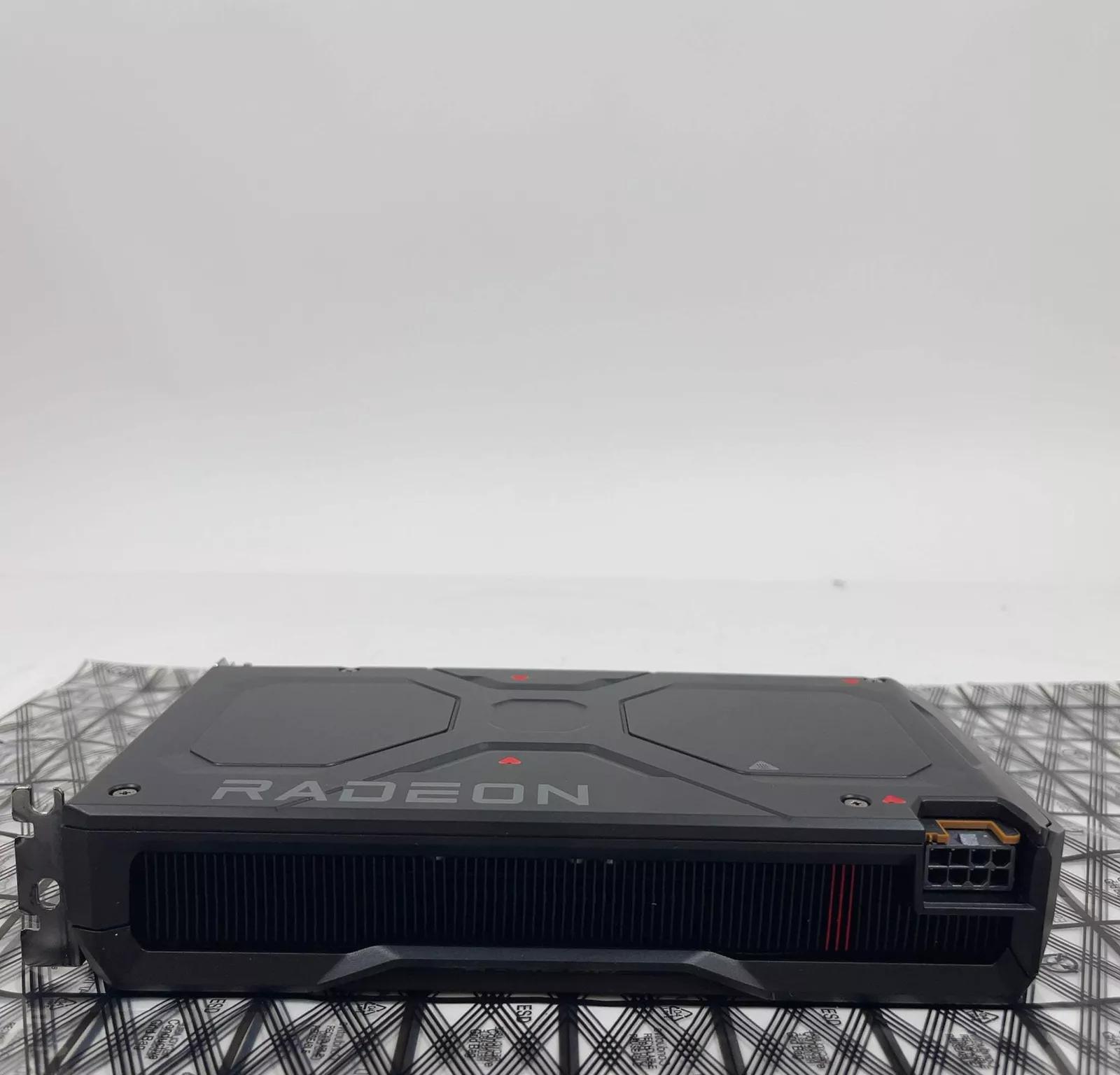 AMD Radeon RX 7600 Reference version