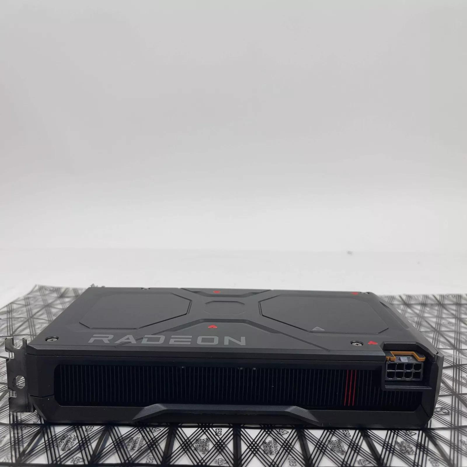 AMD Radeon RX 7600 Reference version