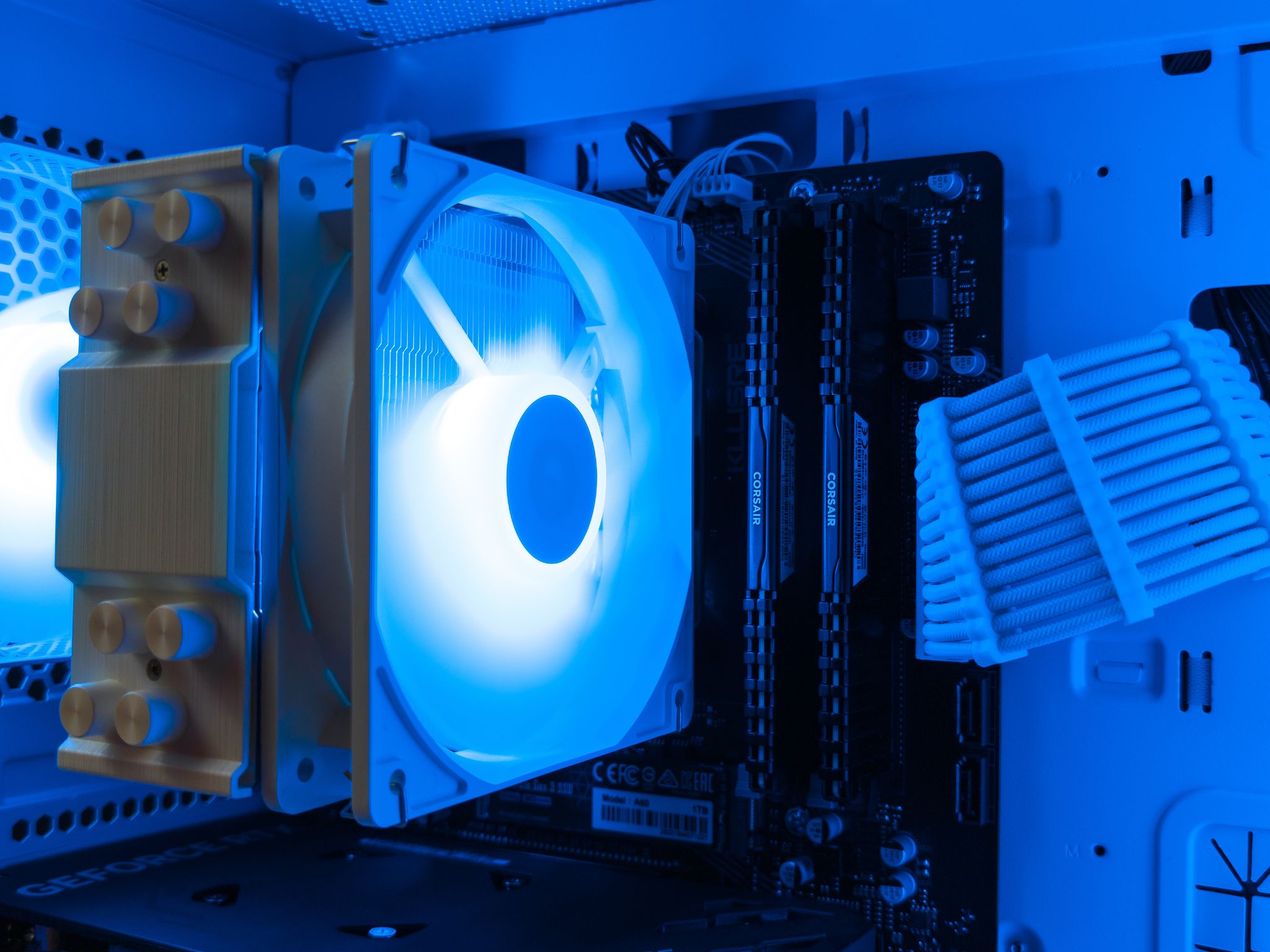 🤍🖤 RTX 4060 / Ryzen 7 3800X / 32GB Gaming PC 🖤🤍