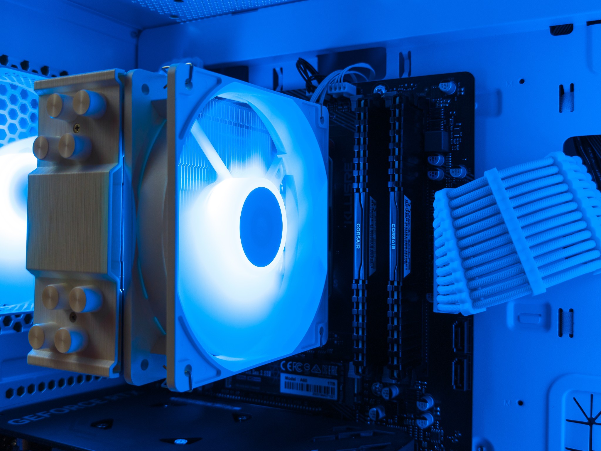 🤍🖤 RTX 4060 / Ryzen 7 3800X / 32GB Gaming PC 🖤🤍