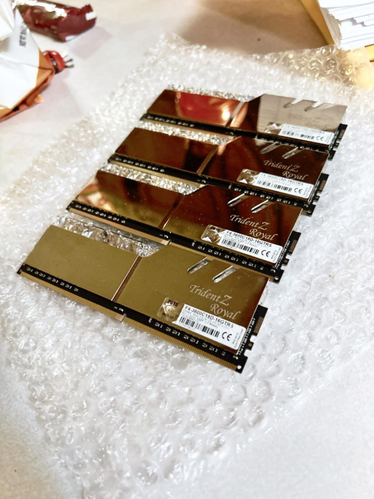 G.Skill Trident Z Royal 32GB (4x8GB) DDR4-3600 CL18 RGB - Silver