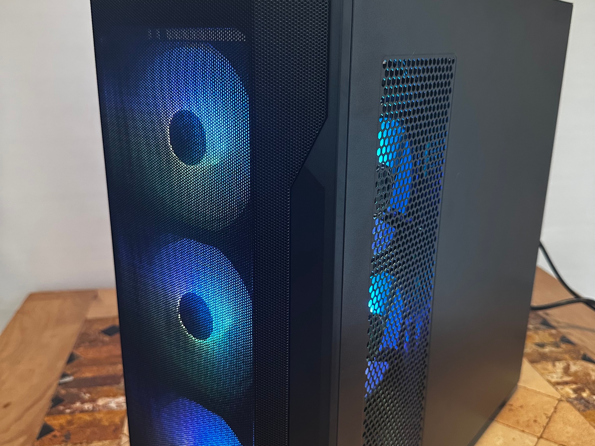 Intel Core Ultra 7 265K / Intel ARC B580 12GB Special Edition - Mid-Tower Gaming PC