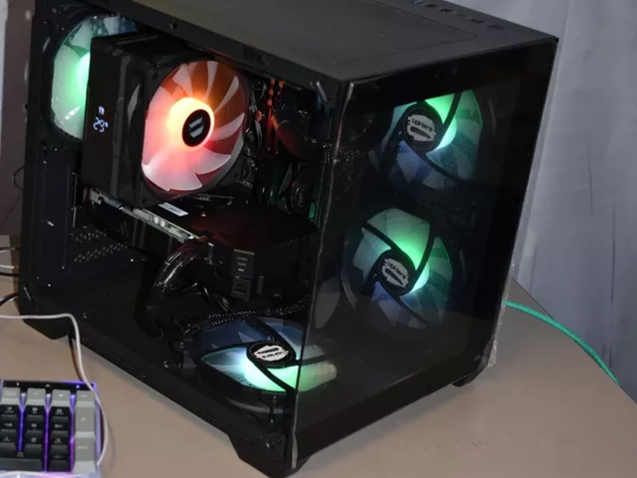 Desktop pc gaming RYZEN 5 3600 16GB RAM RX5500 8 GB NVME 1TB+1 TB HHD ALL RGB CONTROL