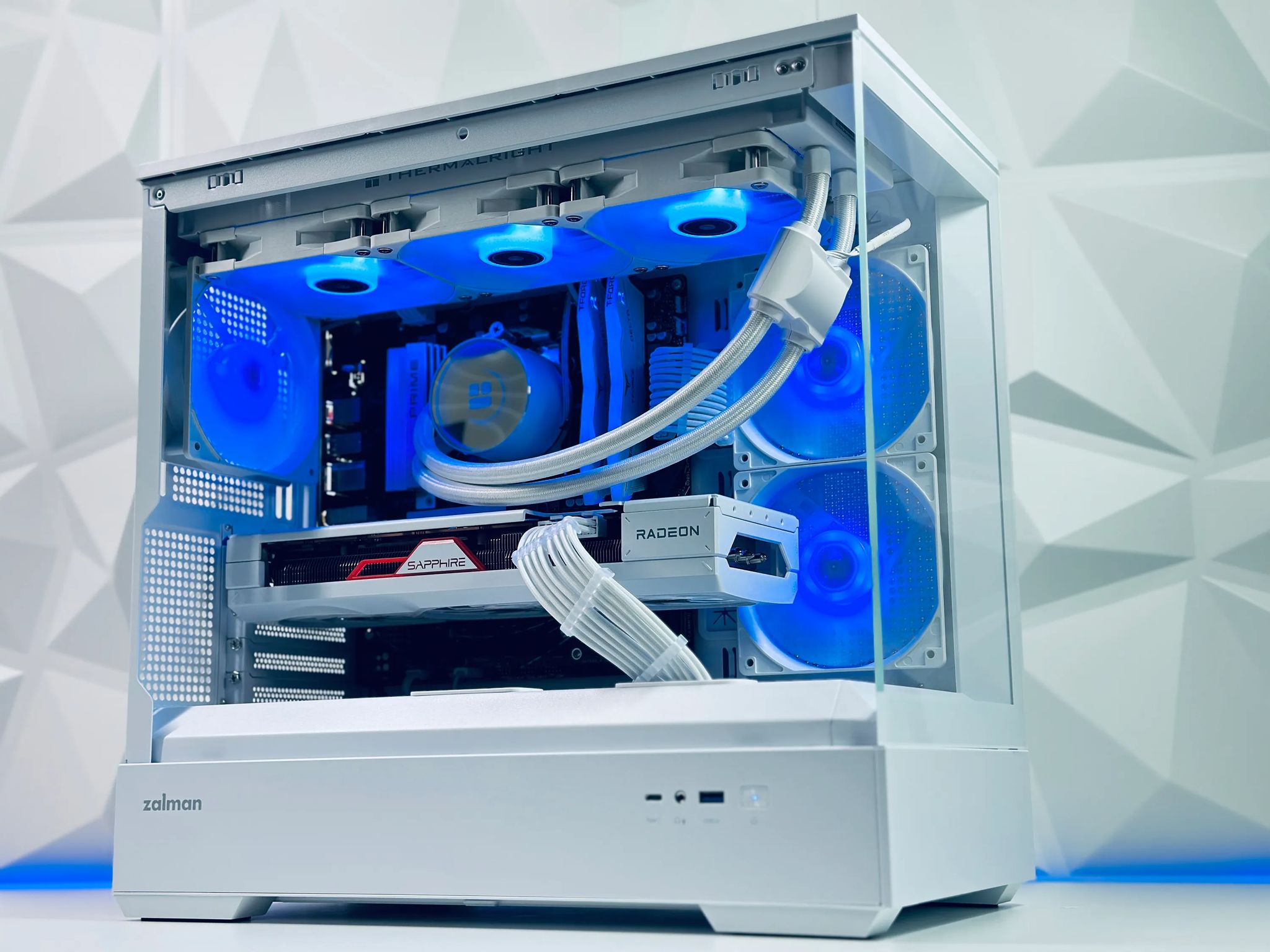 ✨🎁🎄🐻‍❄️ 🧊 Polar Bear  Gaming PC❄️AMD RX 7800 XT 16GB❄️AMD Ryzen 7 7700