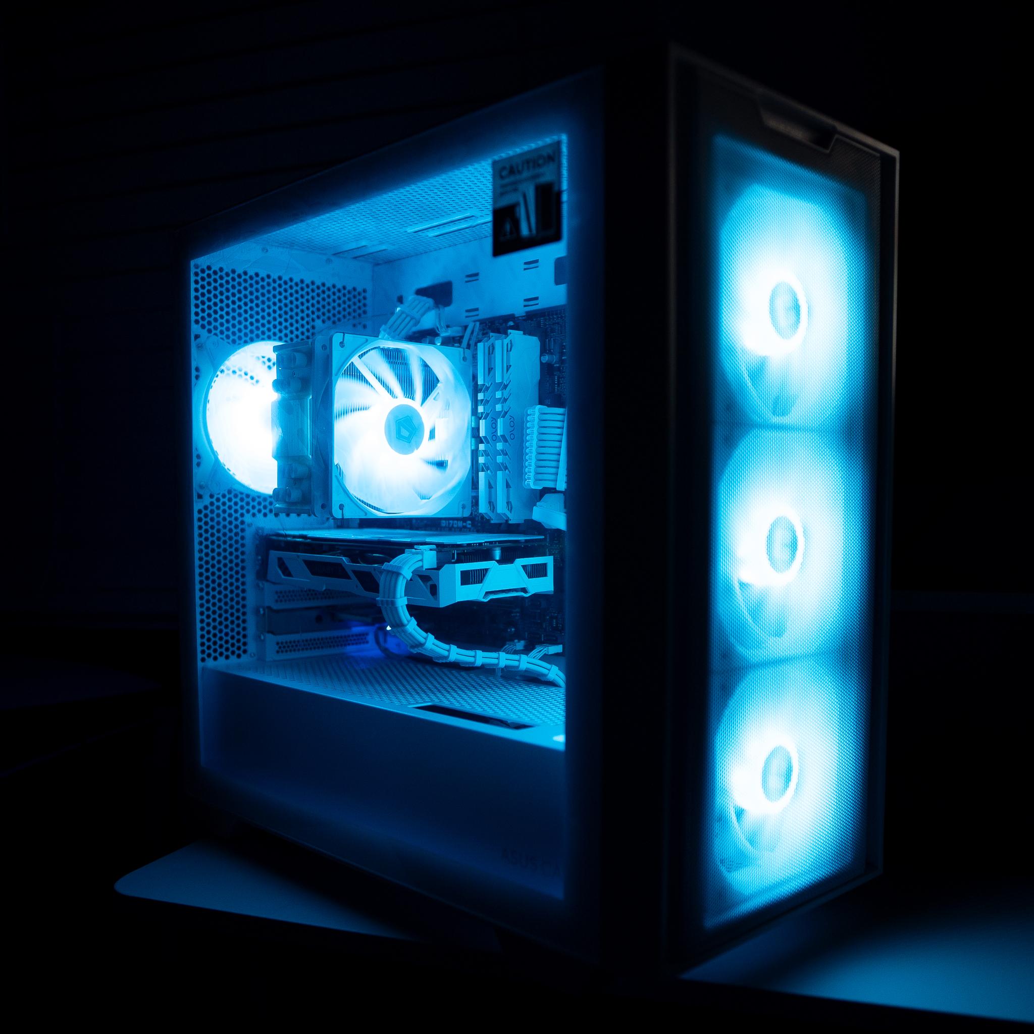 ❄️🌨| INTEL i5 7600K | RX 480 | 16GB DDR4 RAM | 1TB Western Digital SSD | Arctic Freeze |