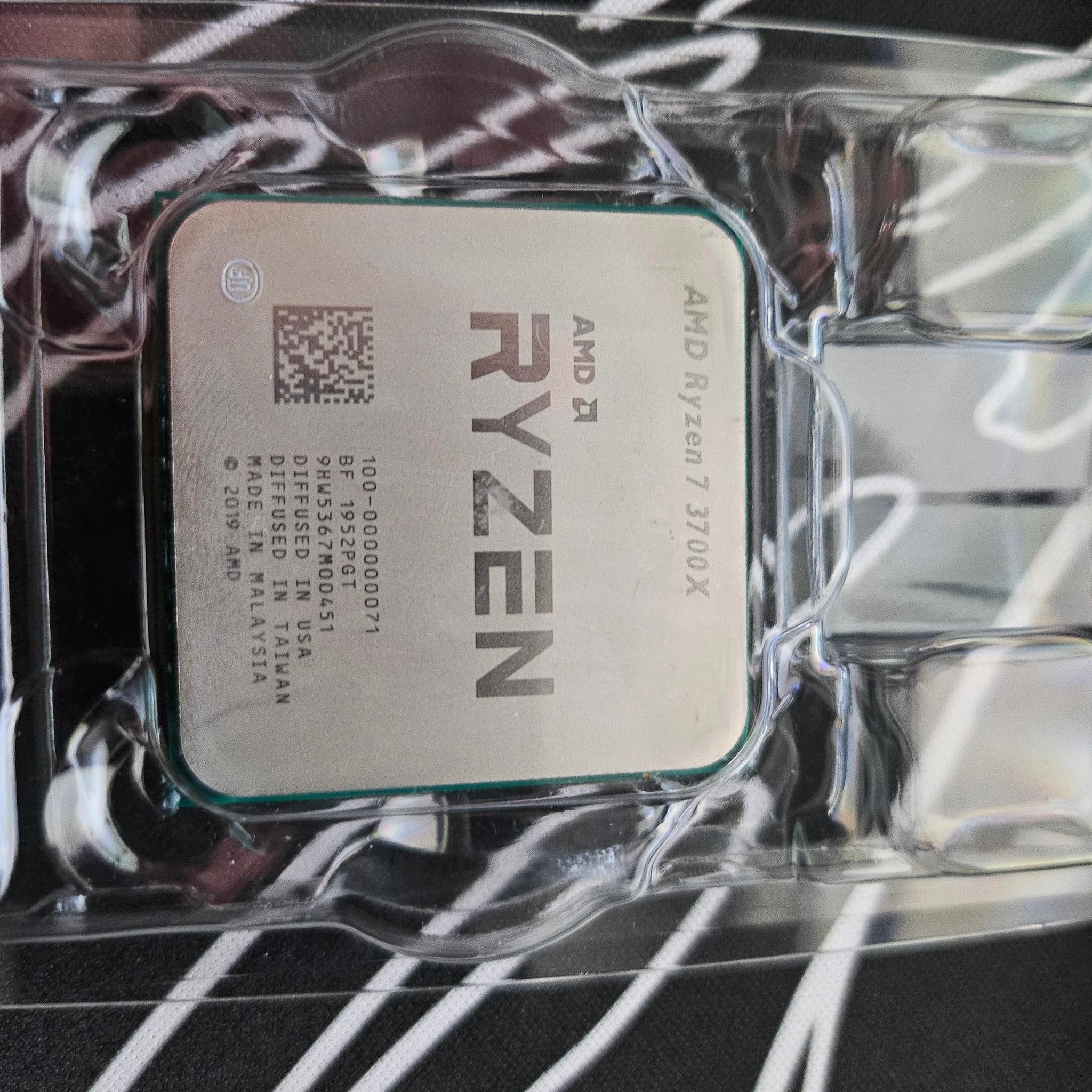 Lightly Used - Ryzen 7 3700x