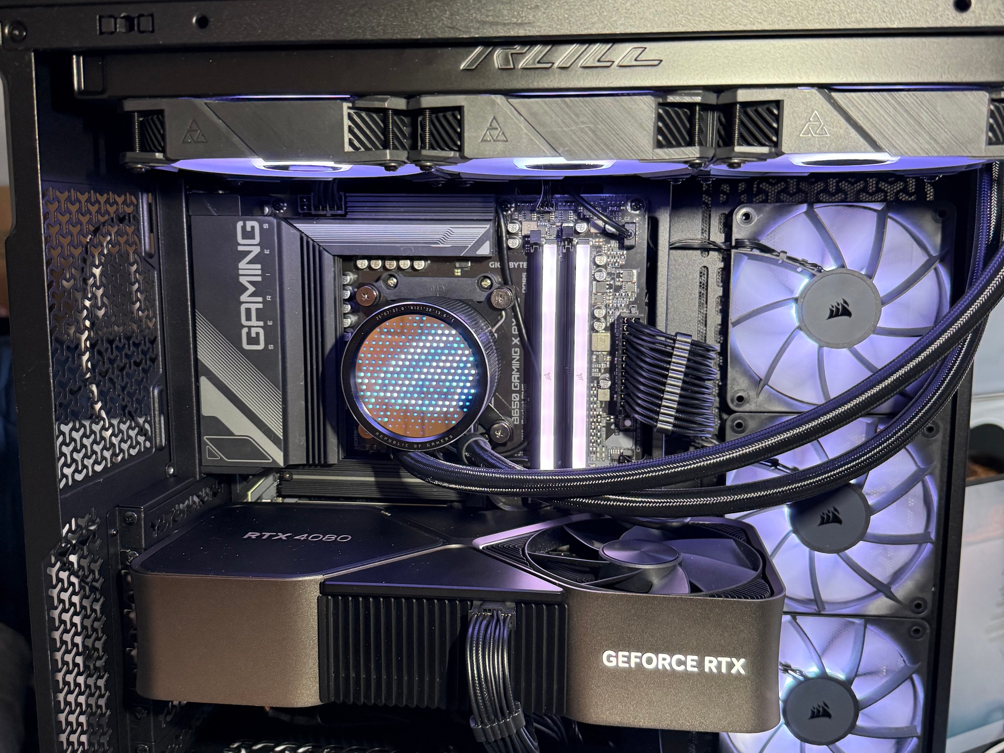 Custom RTX 4080 FE with AMD 9700X
