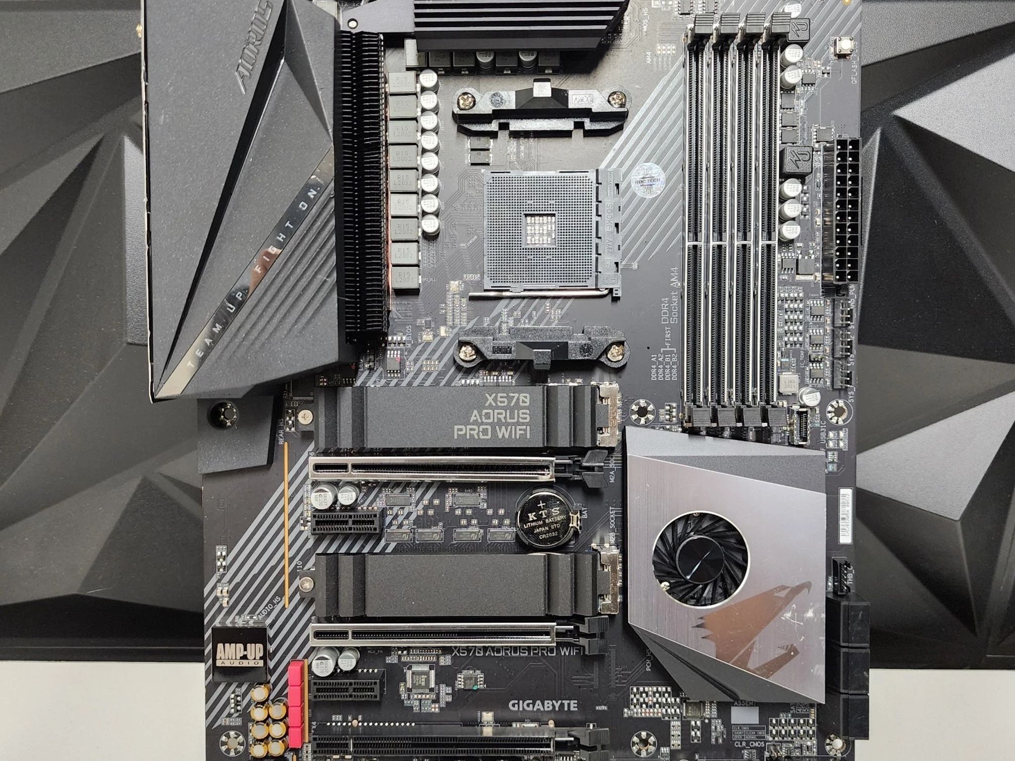 UPDATED BIOS GIGABYTE X570 AORUS PRO WIFI DDR4 RYZEN AM4 ATX MOTHERBOARD