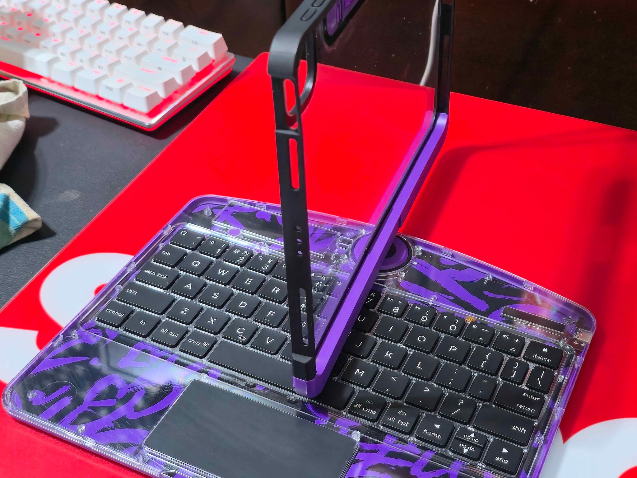 ON SALE! | Tiaota Transparent Case with Keyboard for iPad