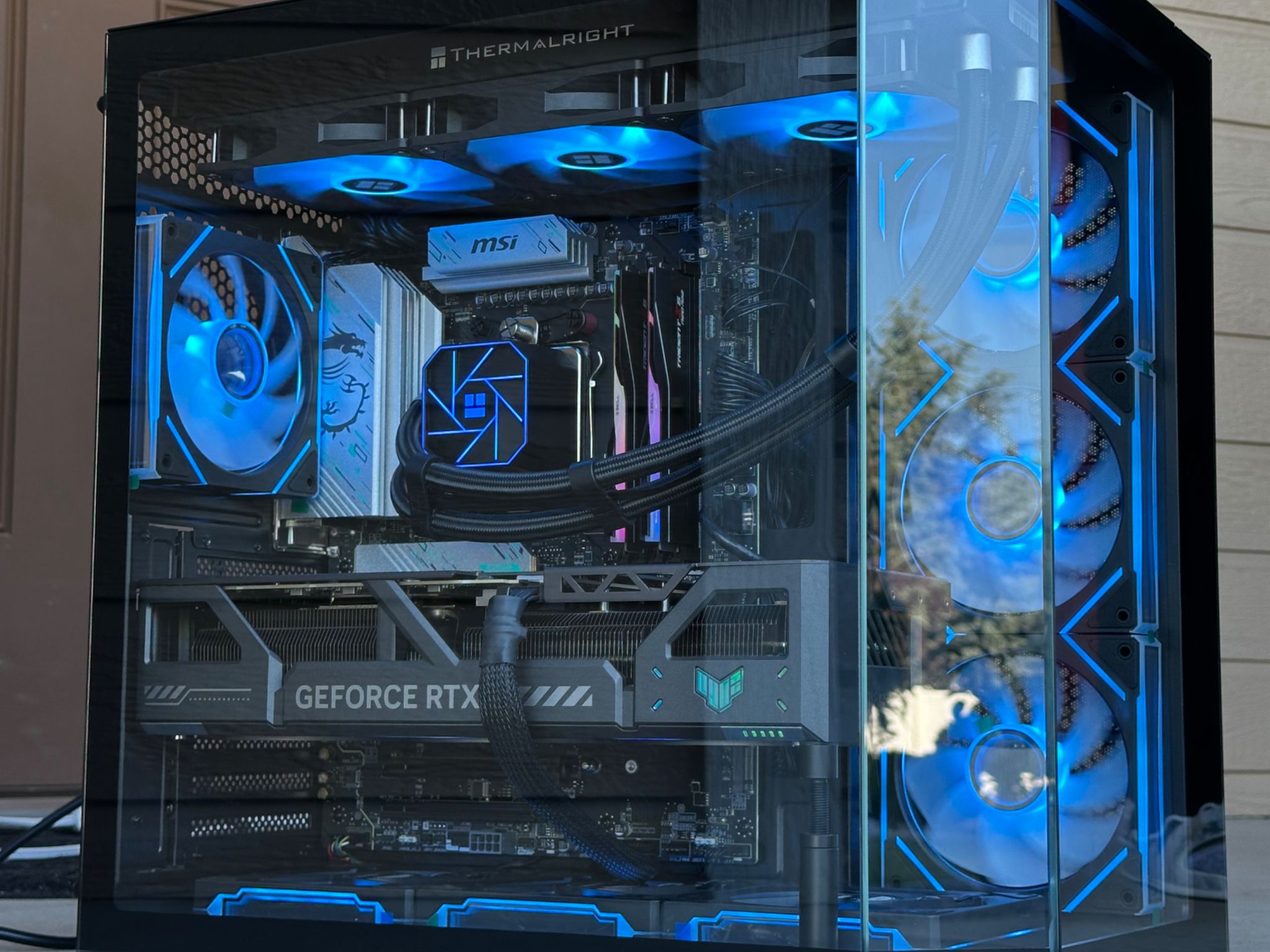 Rtx 5080 \ Ryzen 7 9800X3D \ 32GB DDR5 \ 2TB nvme ssd \ 1000w Gold psu \ Windows 11 Pro