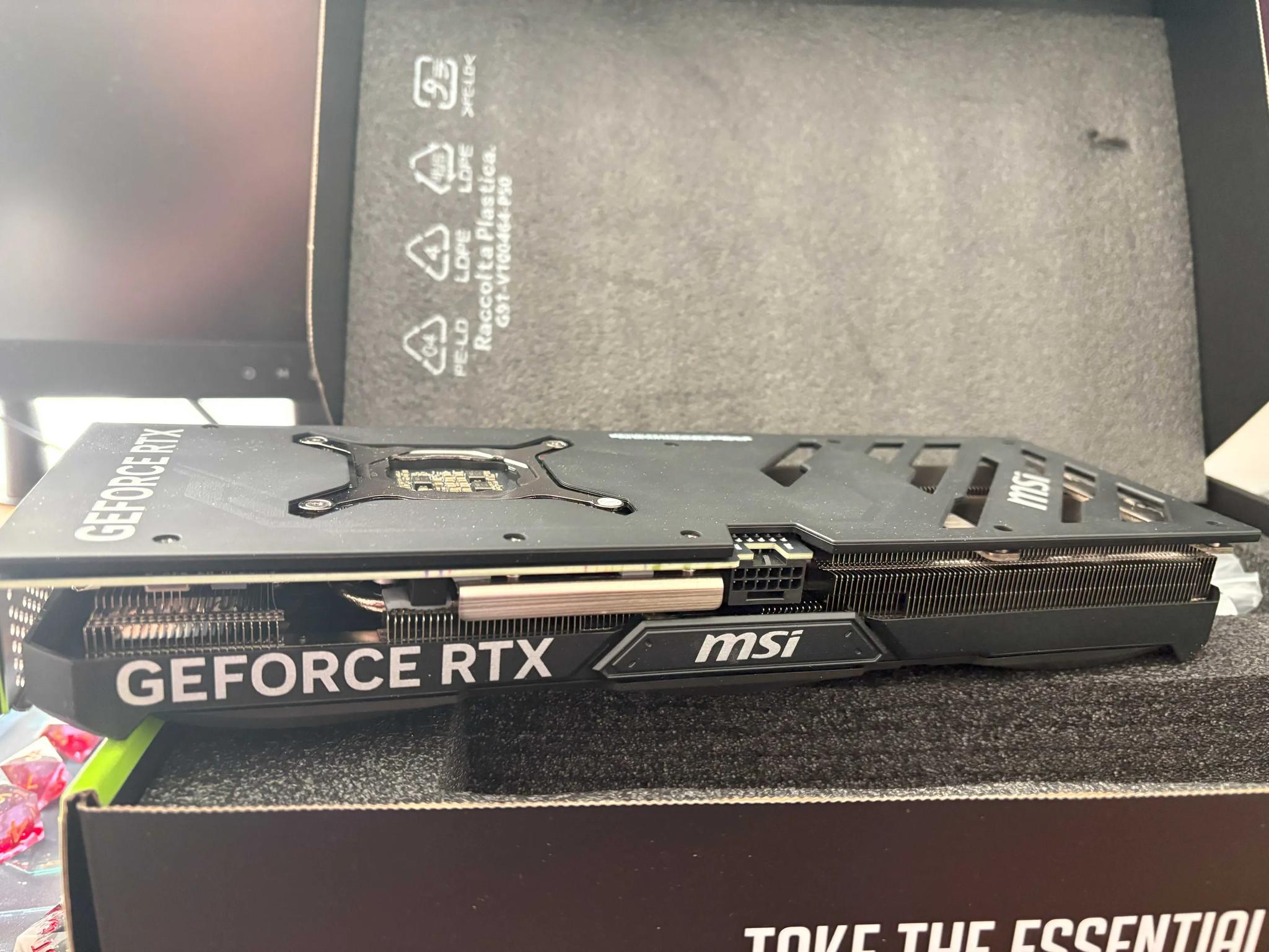 MSI Shadow 3X Geforce RTX 4070TI Super