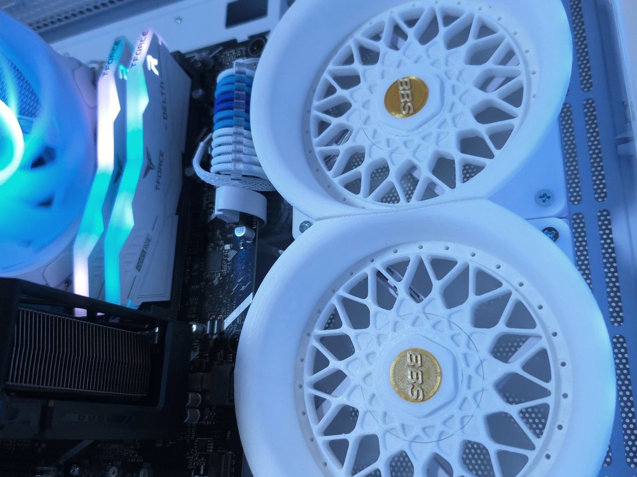 ASUS RTX 4070 💙 Core i7 14700F
