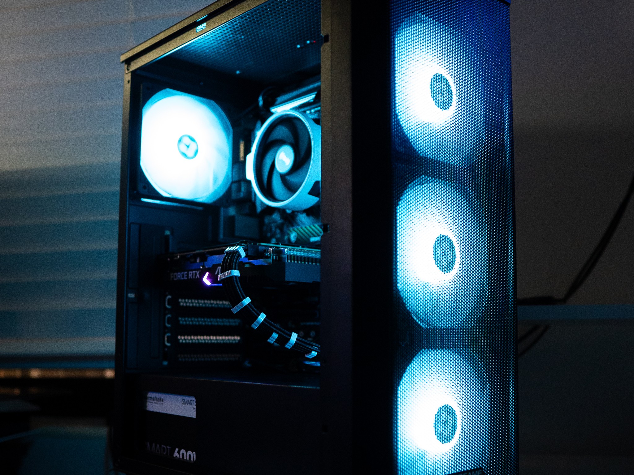 ⛈️❄️ | NVIDIA RTX 3060 12GB | RYZEN 5 3500X | 16GB DDR4 RAM | 1TB NVME SSD | Arctic Snow