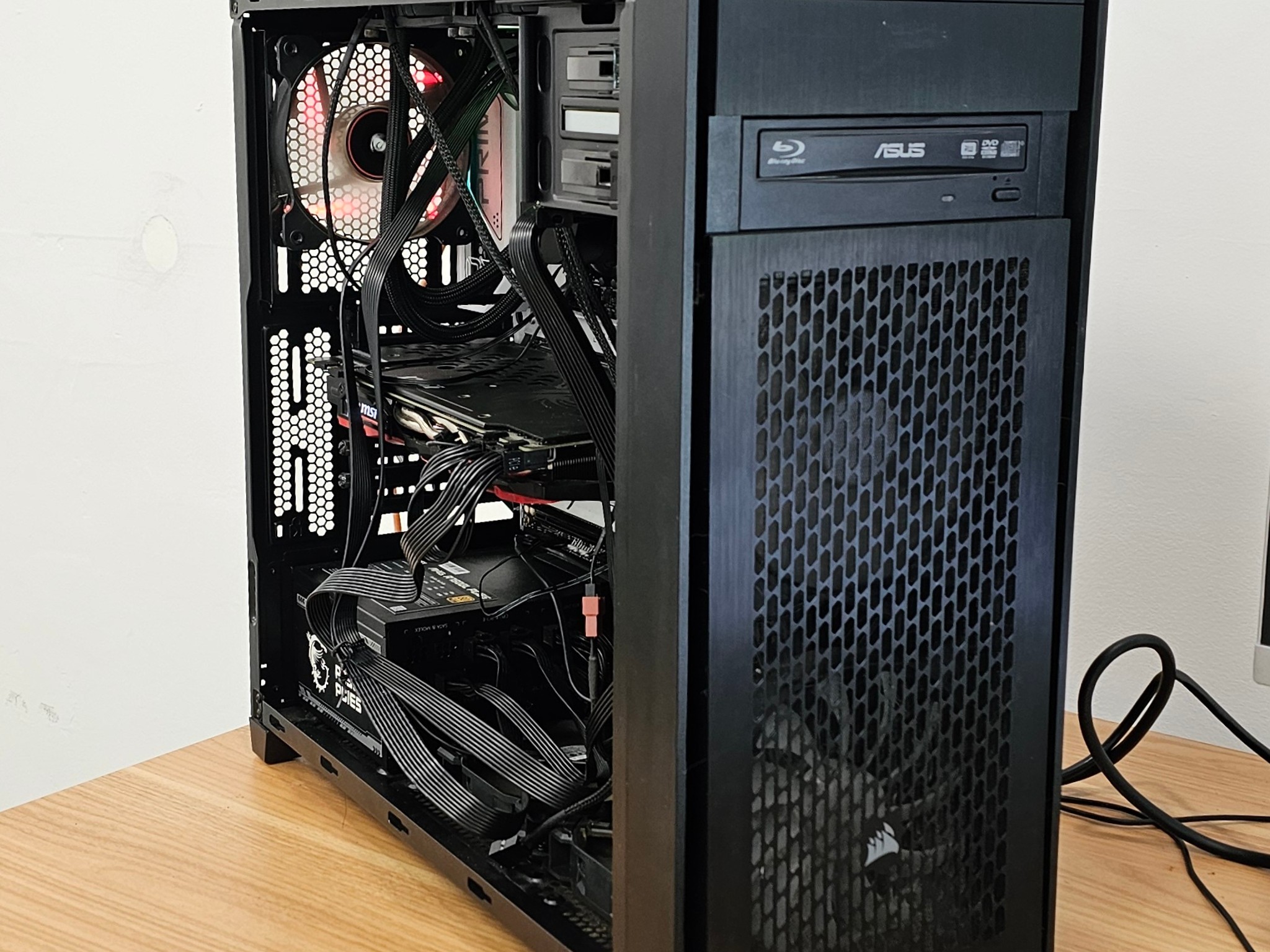 Black Corsair PC Case w/ 4 Fans