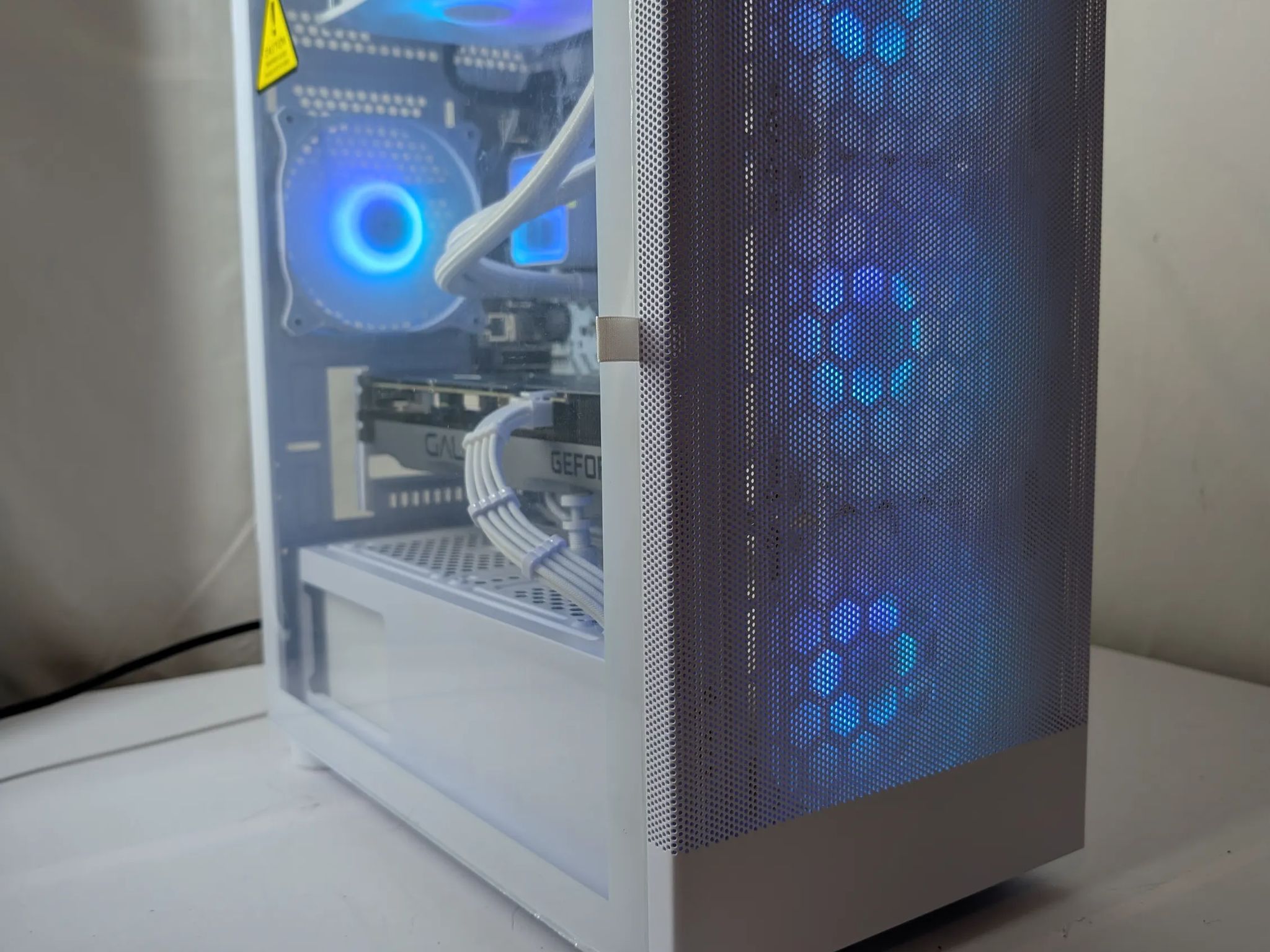 ALL WHITE | RTX 3070 | RYZEN 5 5600X | 16GB DDR4 | 500GB NVME