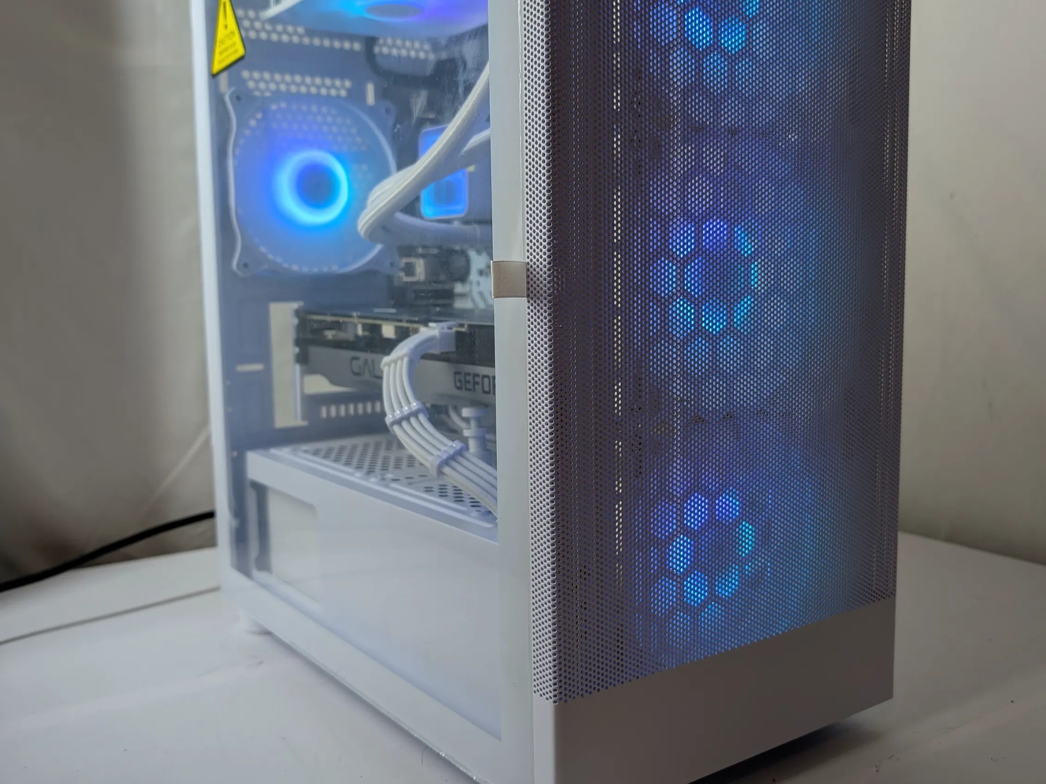 ALL WHITE | RTX 3070 | RYZEN 5 5600X | 16GB DDR4 | 500GB NVME