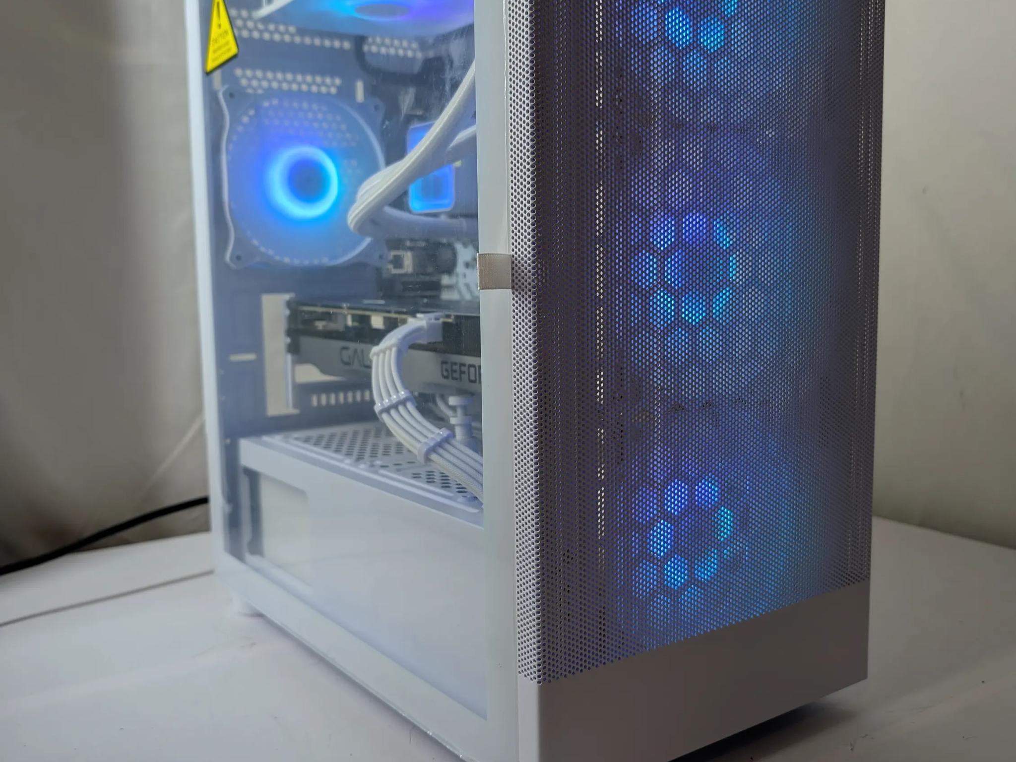 ALL WHITE | RTX 3070 | RYZEN 5 5600X | 16GB DDR4 | 500GB NVME