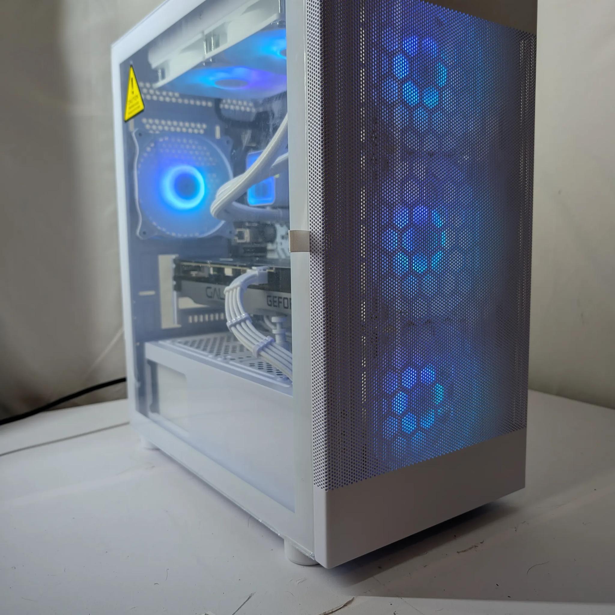 ALL WHITE | RTX 3070 | RYZEN 5 5600X | 16GB DDR4 | 500GB NVME