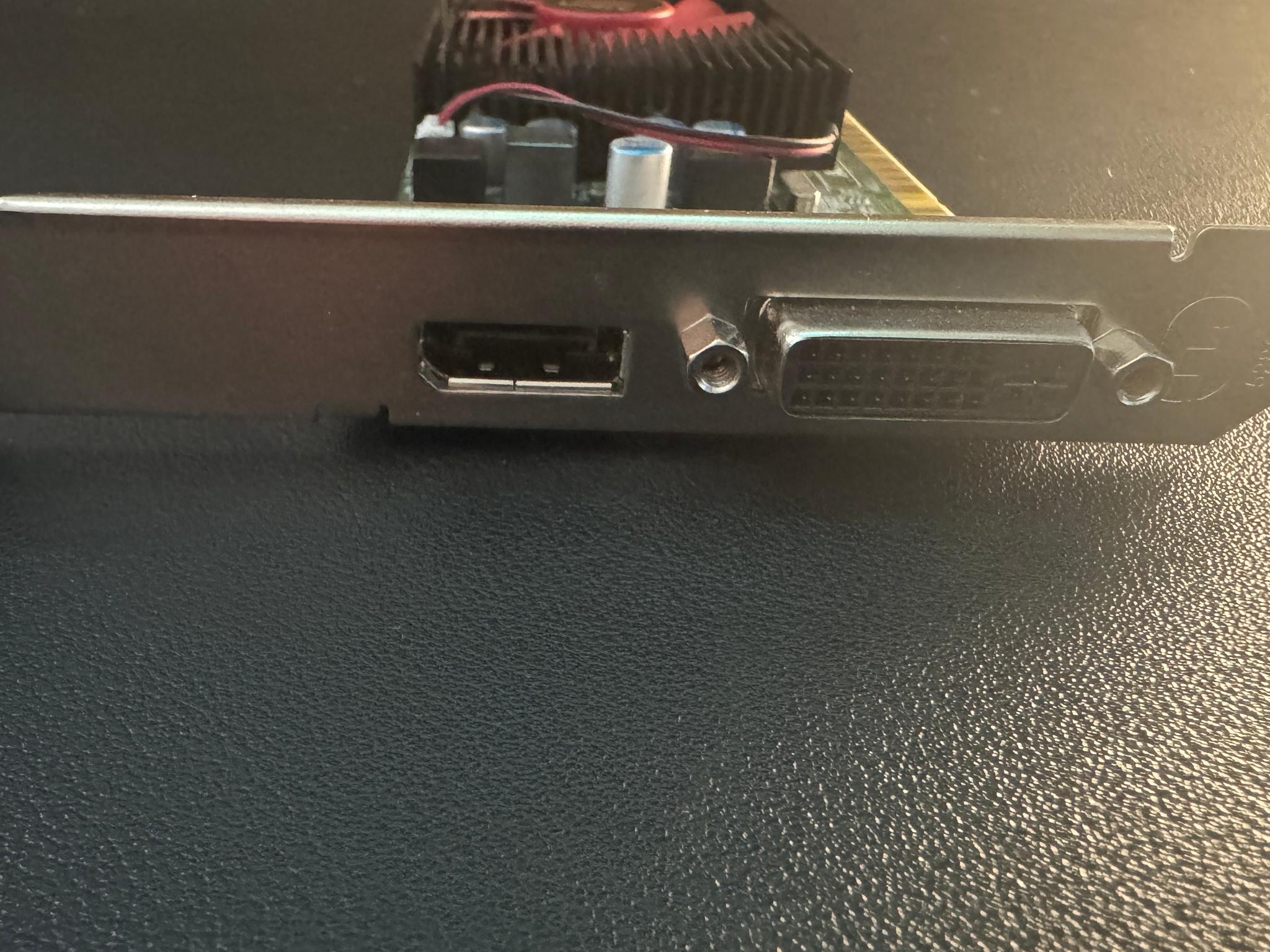 AMD Radeon R5 430 - Image 2