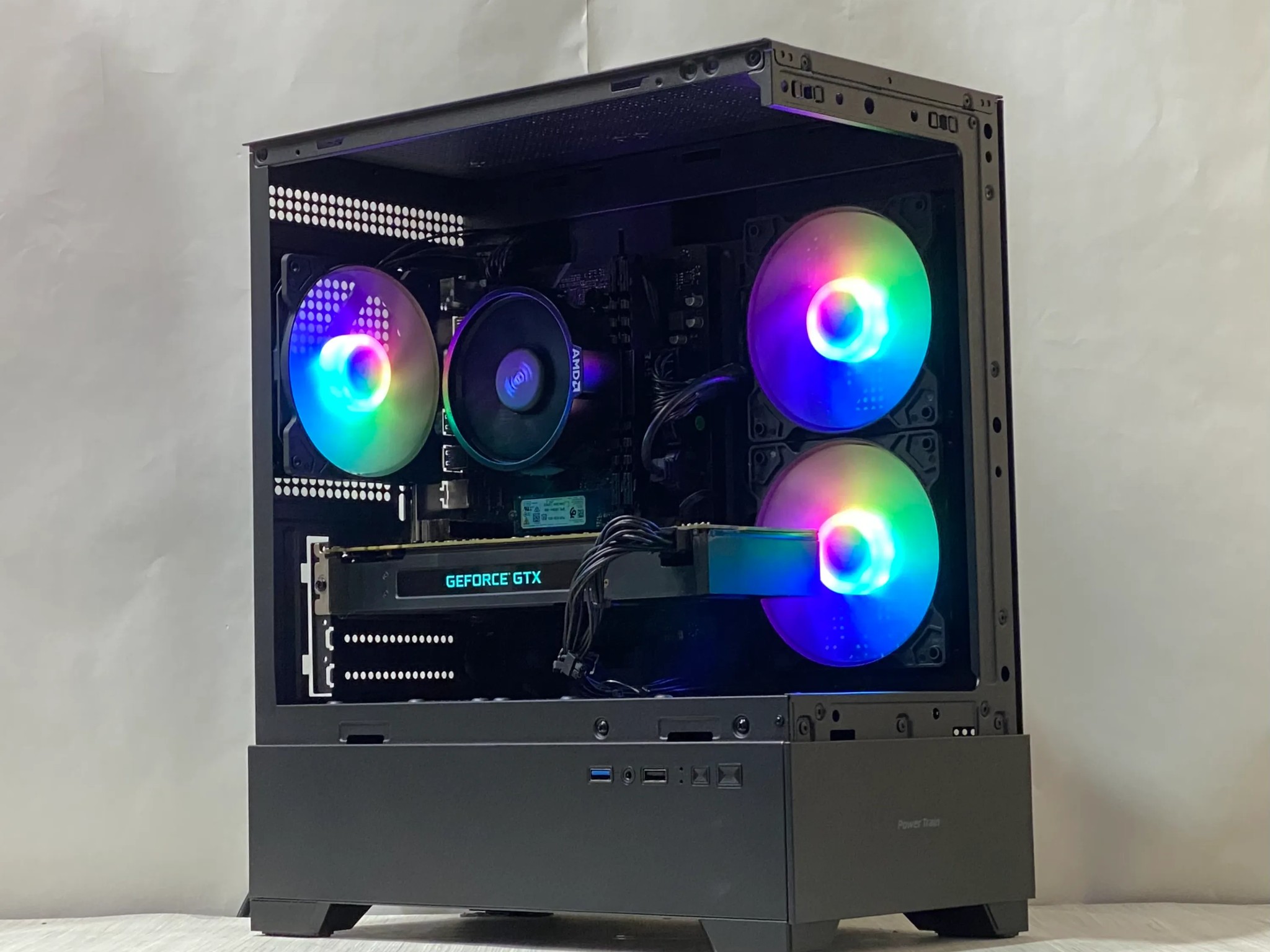 GTX 1070, Ryzen 5 2600, 16GB DDR4, 512GB NVMe SSD, WiFi - Budget Gaming PC