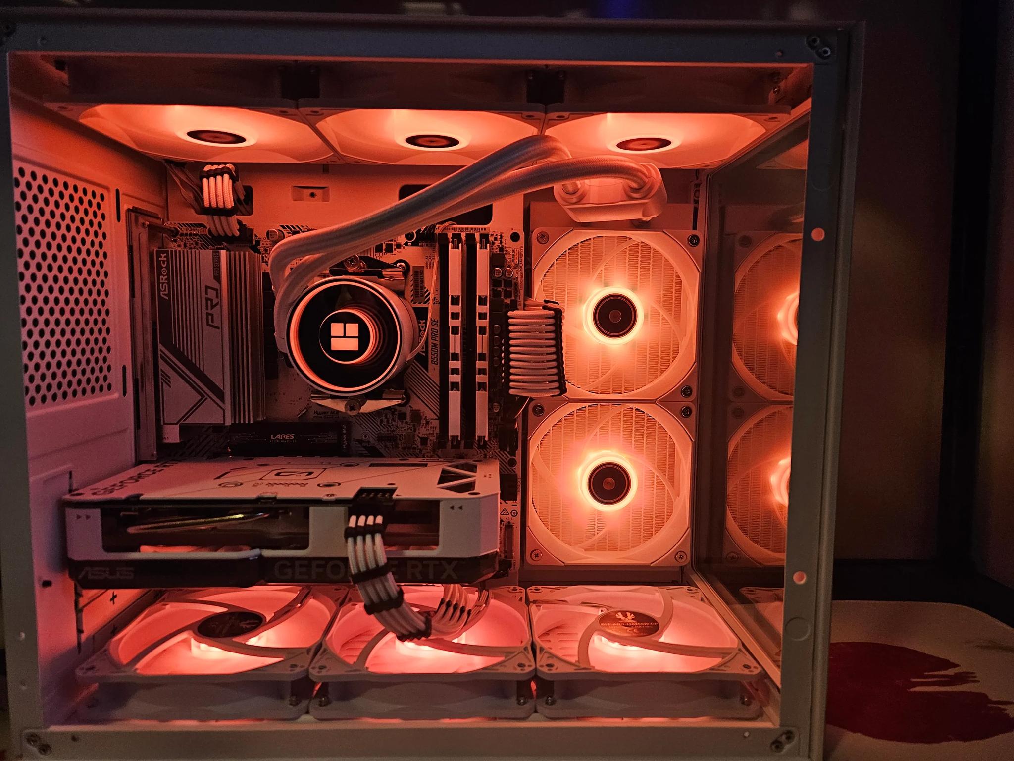 CYBER MONDAY SPECIAL Arctic Beast Ryzen 7 5700X / 32GB / 2TB SSD / RTX 4060