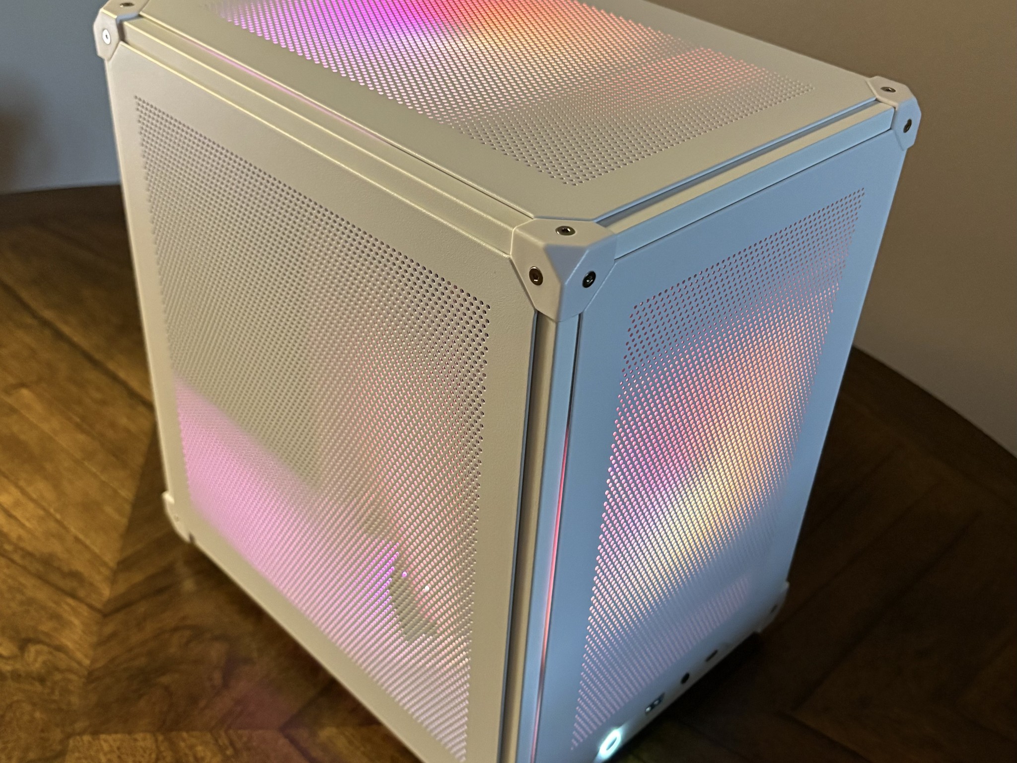 Minimalist White PC - Ryzen 3500 | RTX 3050 | 16GB RAM | 1TB NVMe SSD | WIFI 6E + BT 5.3 | Win11