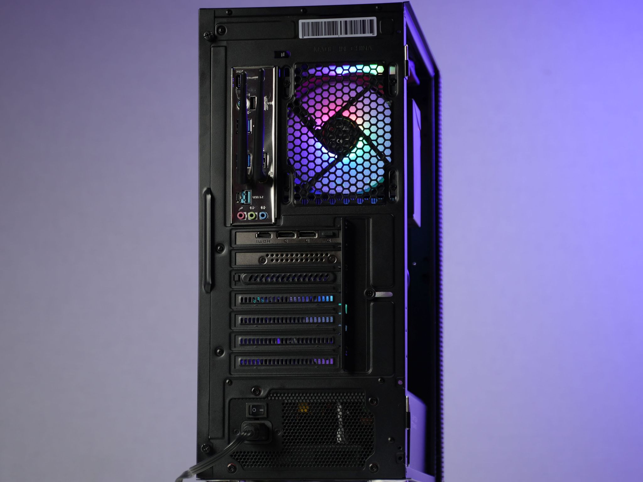 \ RF-02 / RTX 5060 Ryzen 5 5600X 16GB 1TB Windows 11 Gaming PC Powerhouse