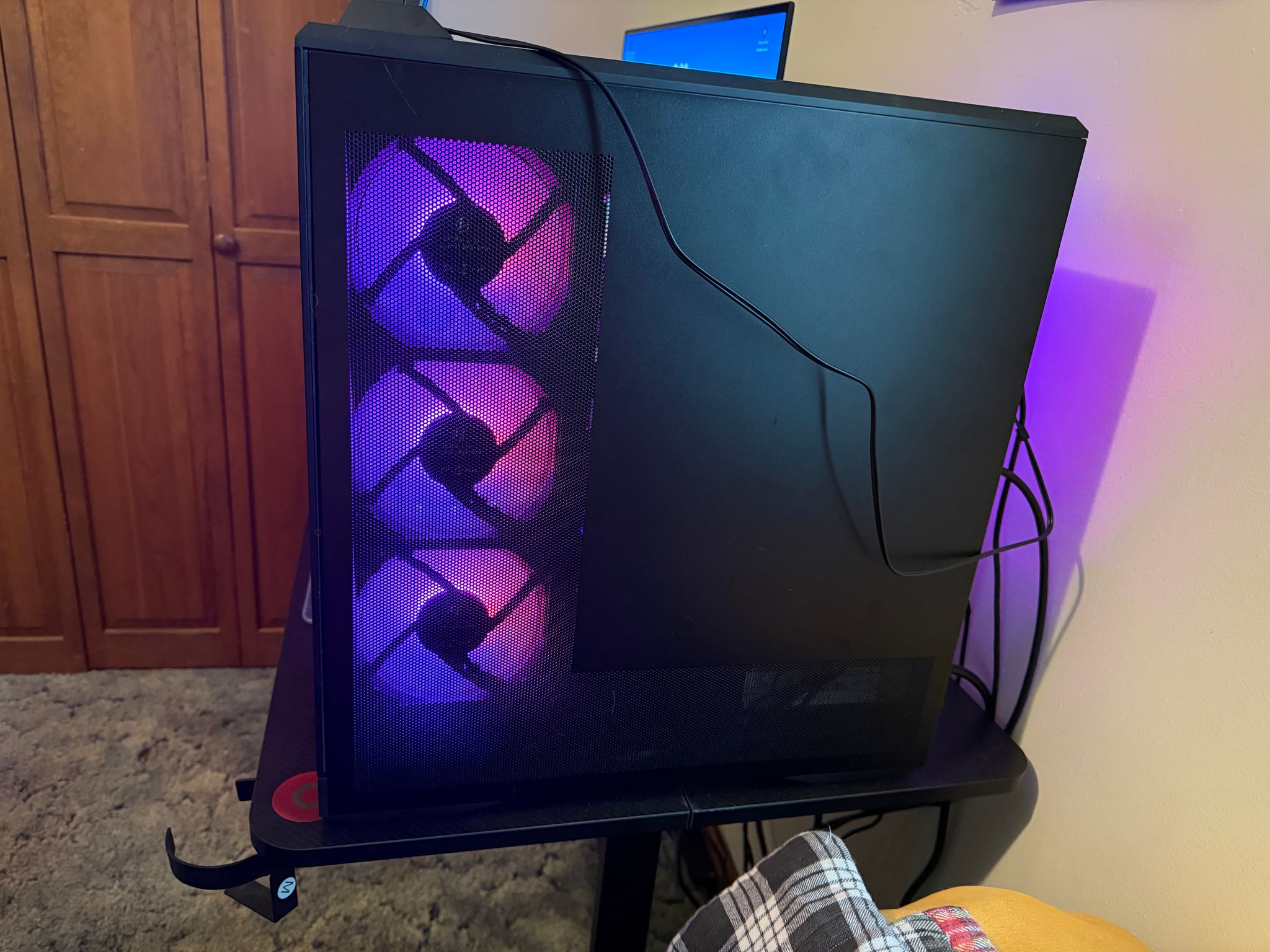GeForce RTX 5070 Ti Custom Gaming PC - Ryzen 7 7800X3D, 32GB RAM, 1TB NVMe SSD