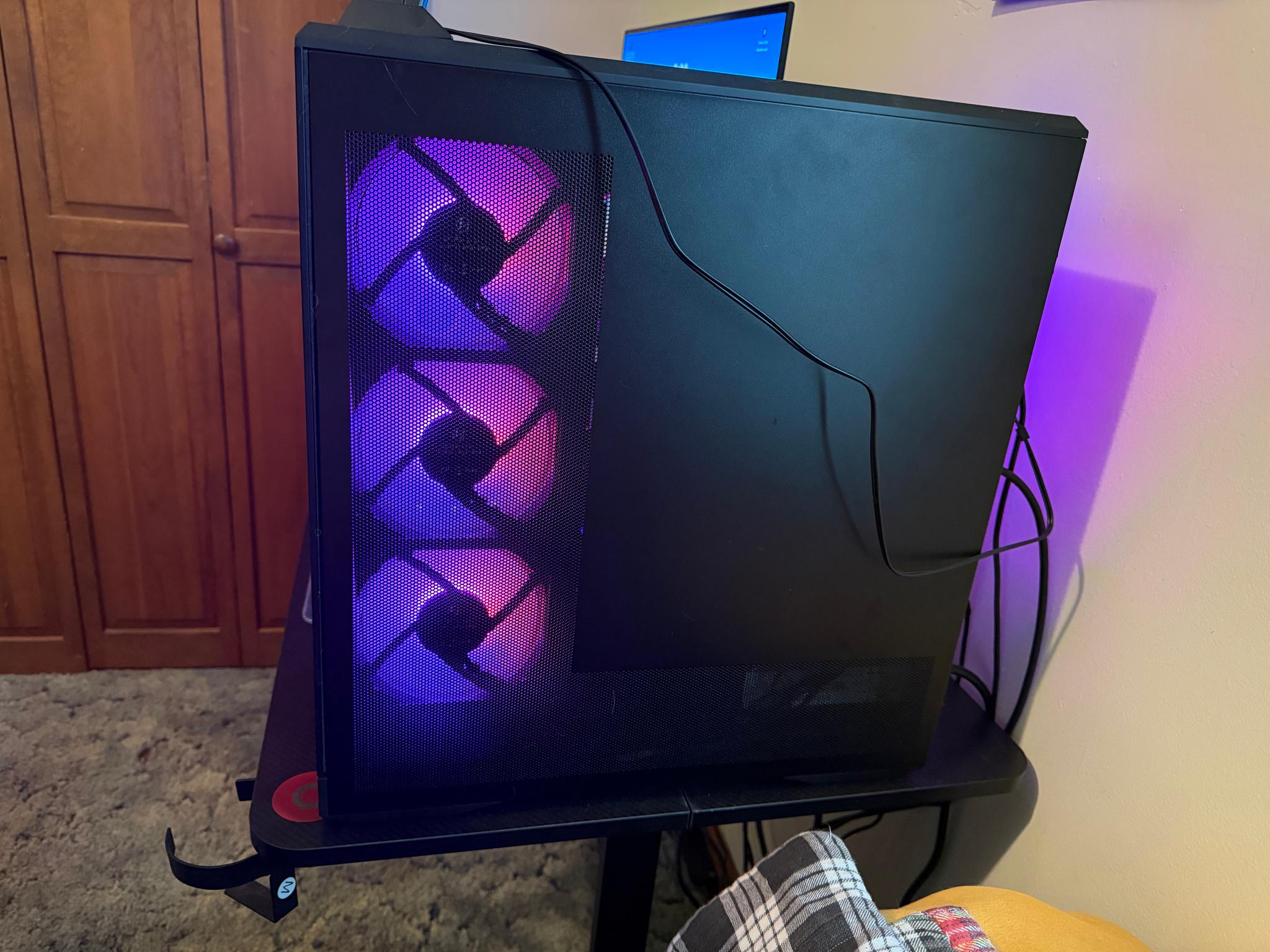 GeForce RTX 5070 Ti Custom Gaming PC - Ryzen 7 7800X3D, 32GB RAM, 1TB NVMe SSD
