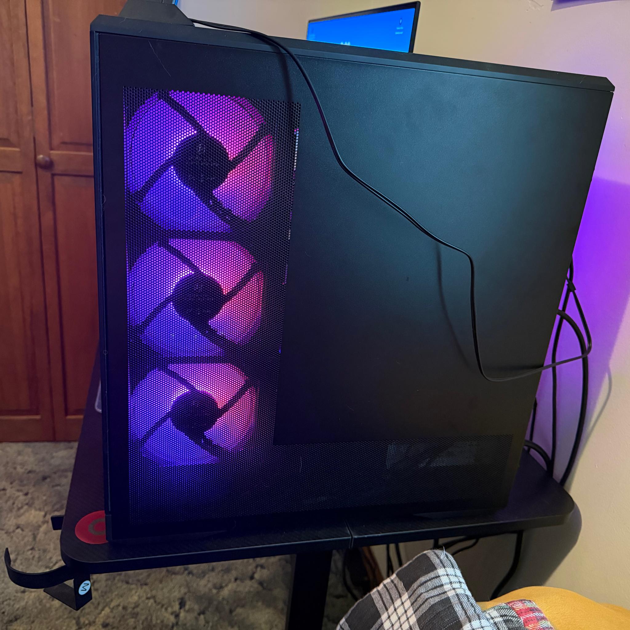 GeForce RTX 5070 Ti Custom Gaming PC - Ryzen 7 7800X3D, 32GB RAM, 1TB NVMe SSD