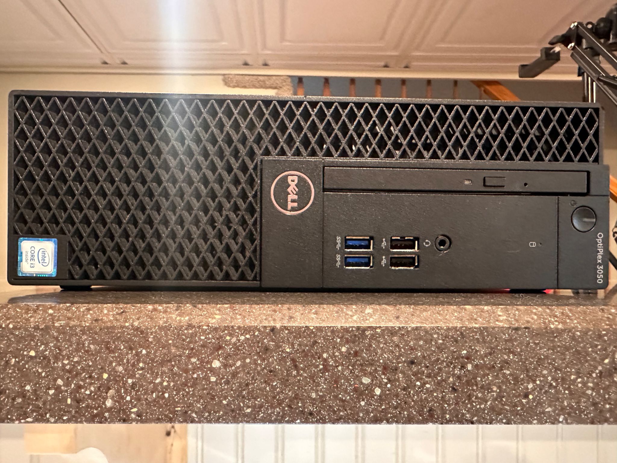 Dell Optiplex 3050 i3-6100 3.7Ghz 128GB SSD 8GB DDR4 R7 250
