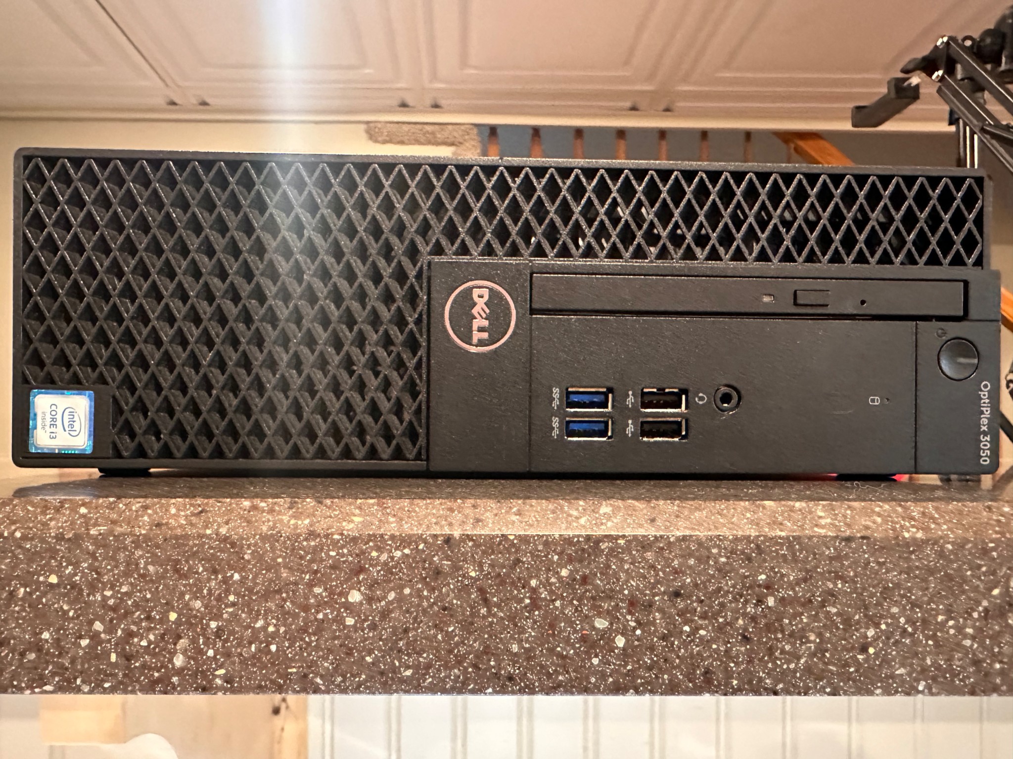 Dell Optiplex 3050 i3-6100 3.7Ghz 128GB SSD 8GB DDR4 R7 250