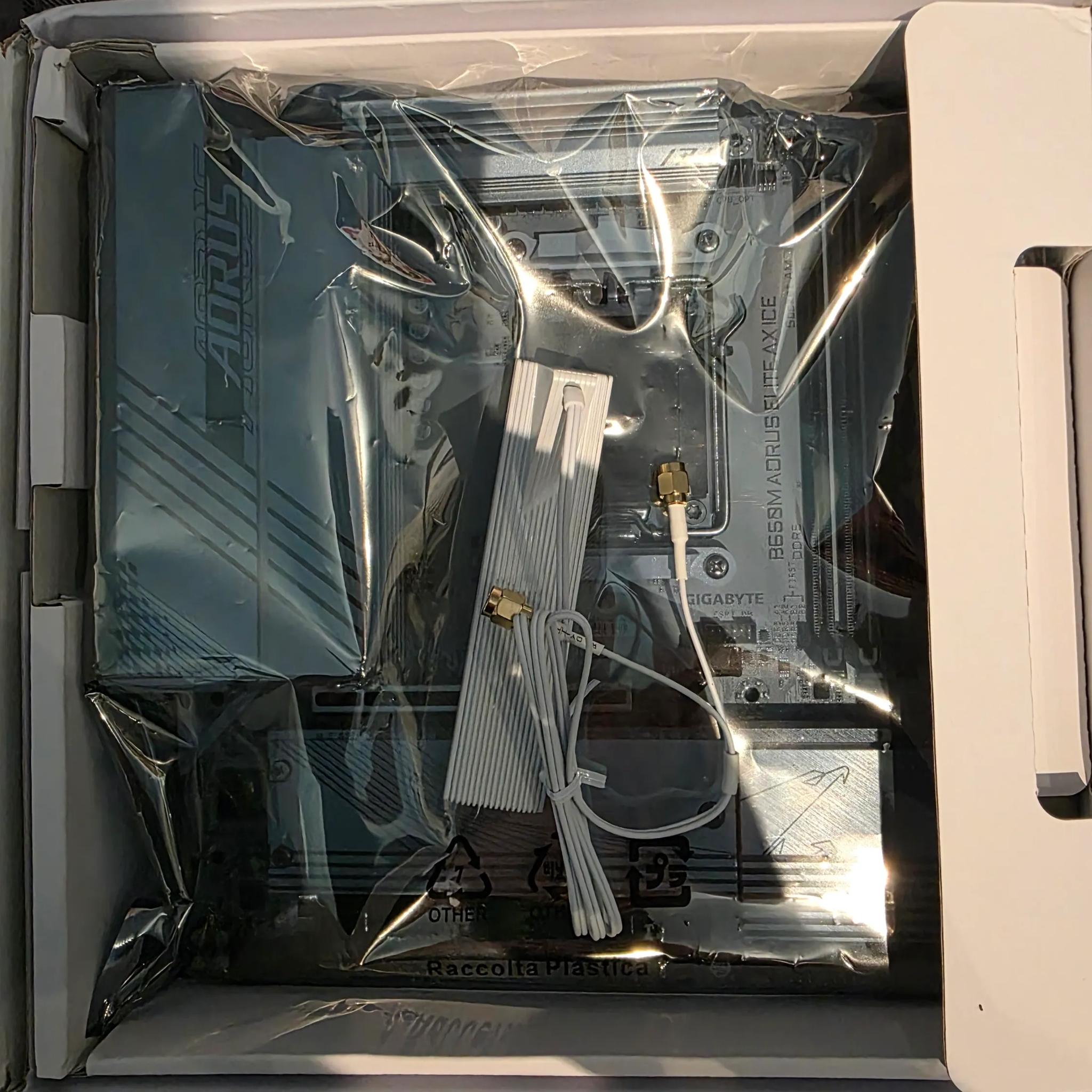 Gigabyte B650M Aorus Elite AX Ice USED