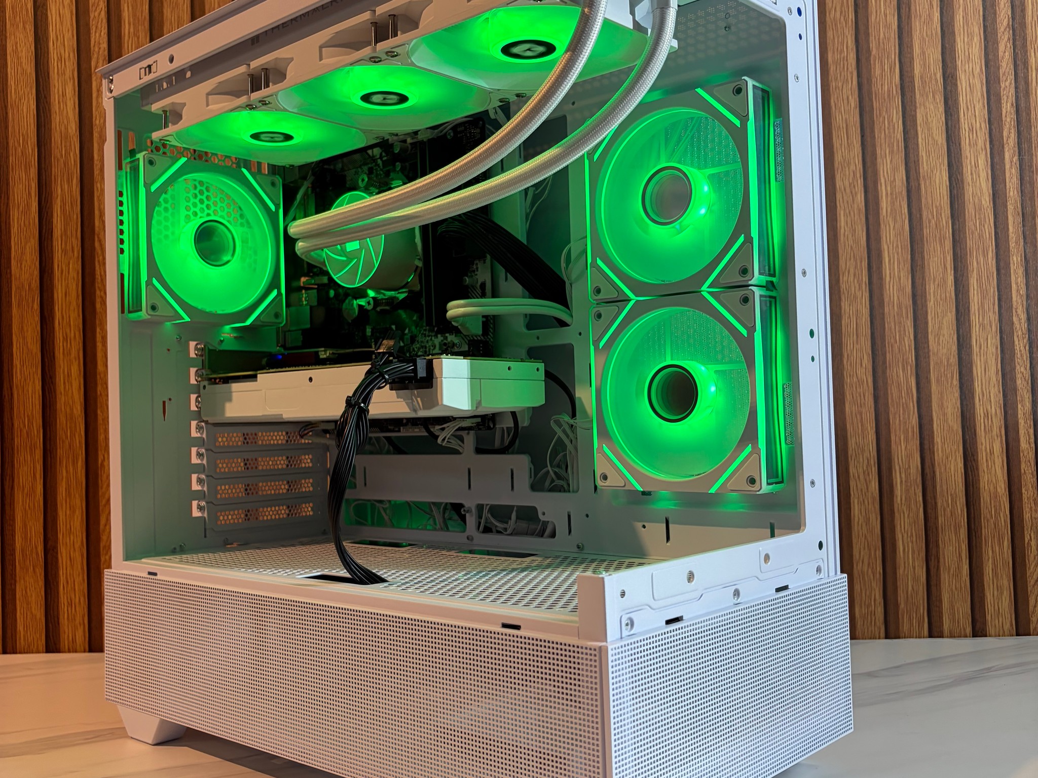 RTX 2080 SUPER | RYZEN 5 3600 | 500GB SSD | 16GB DDR4 | 550W | 360MM AIO